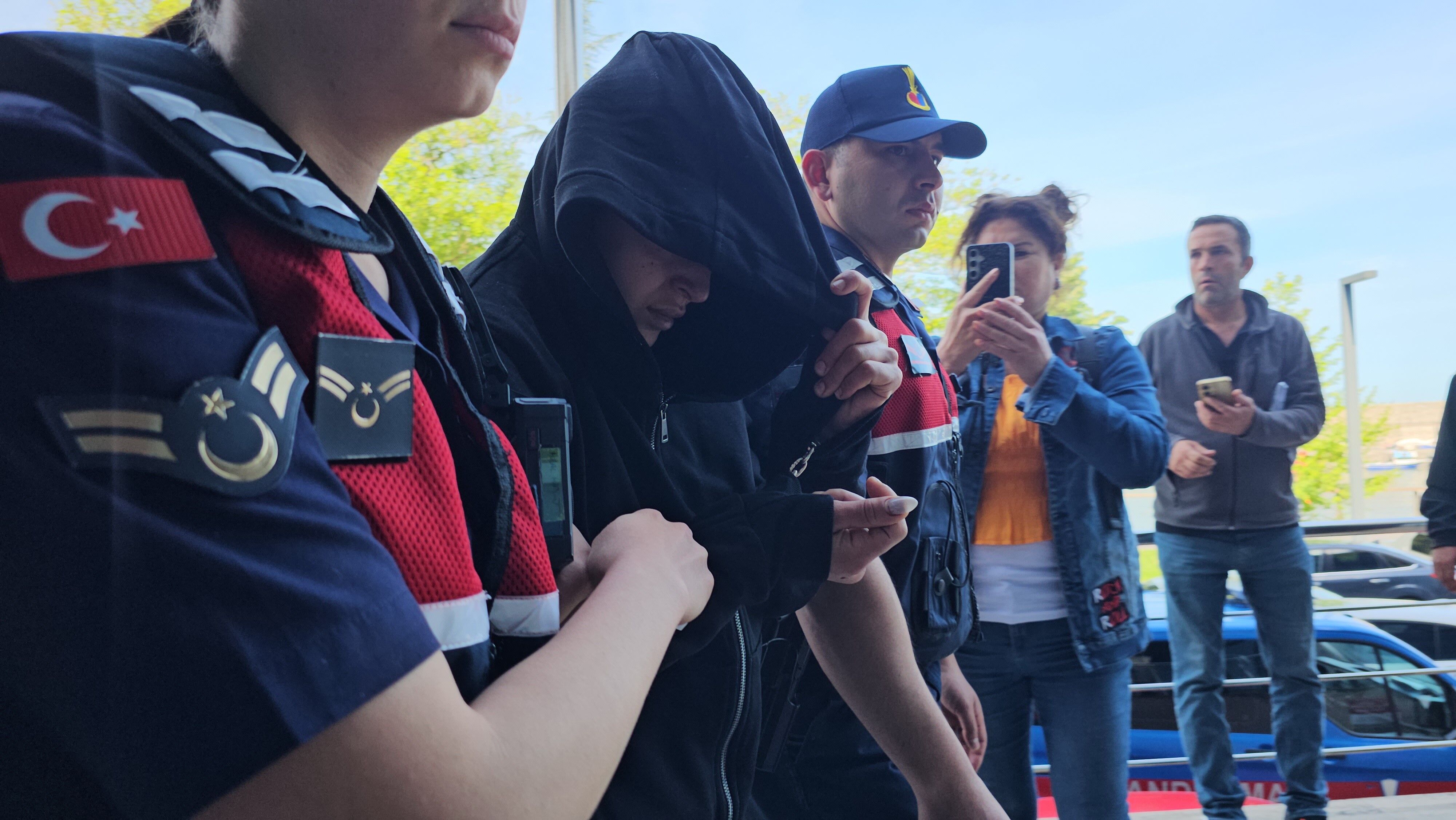 Sevgilisi için 'bıçaklandı' ihbarında bulunan kadın, cinayeti itiraf etti-2