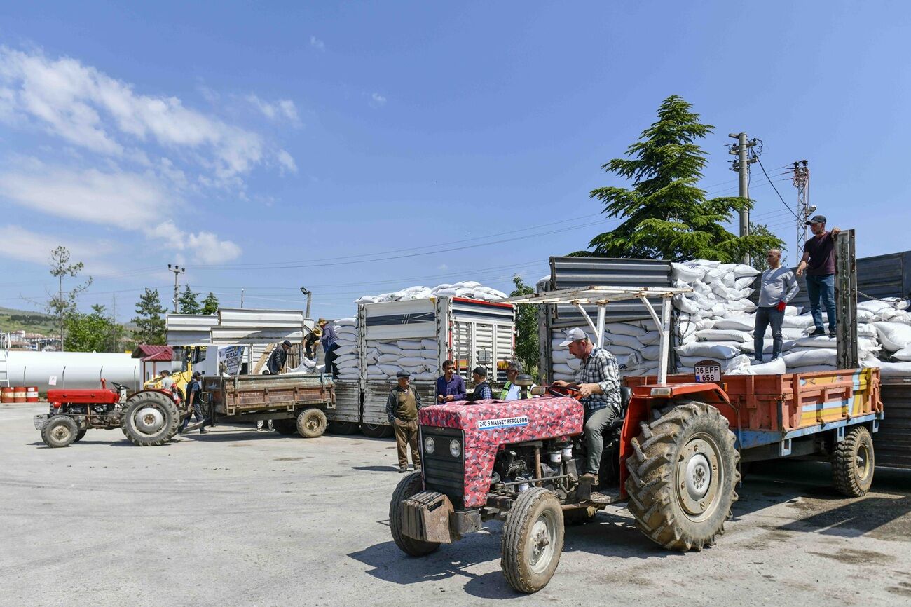 Abb’den Üreticilere Buzağı Büyütme Yemi Desteği (6)