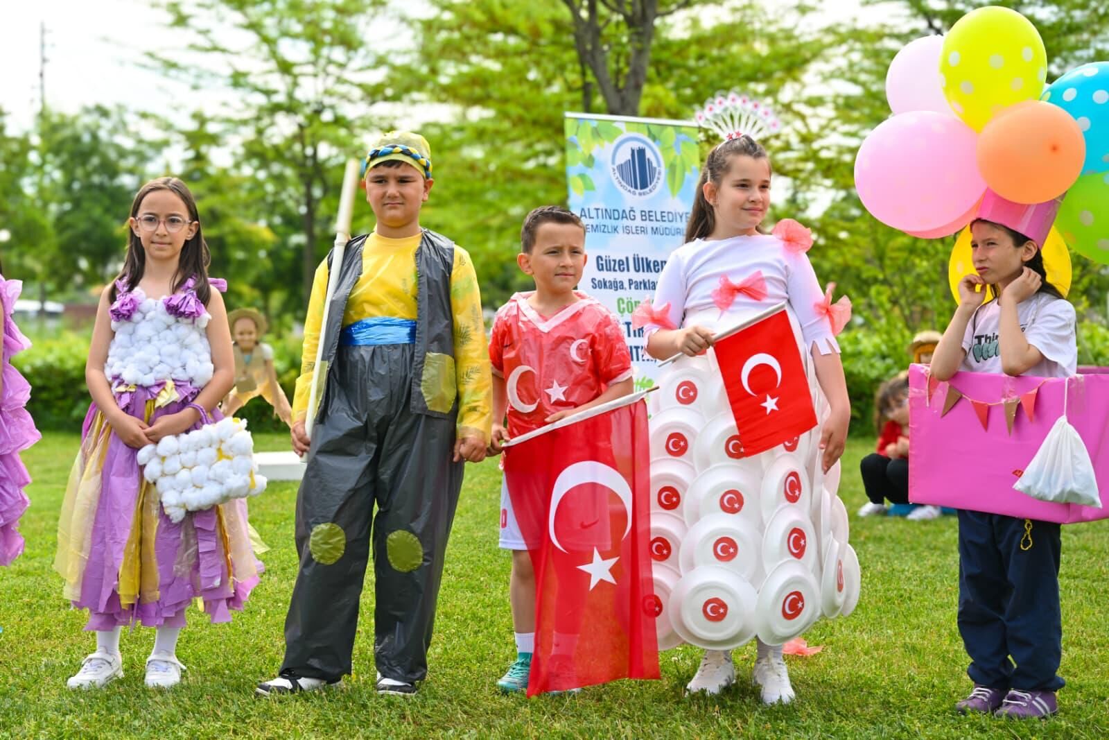 Altindağ’da Atiklar Defi̇leye Dönüştü (18)