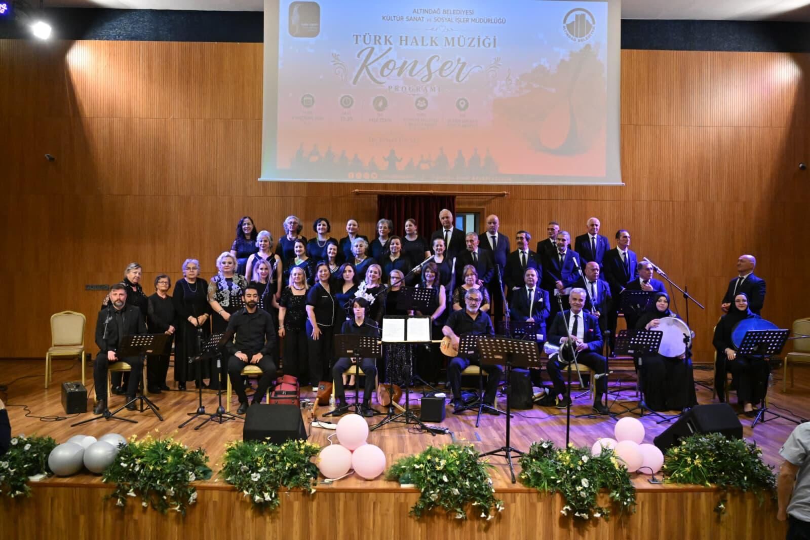 Altindağ'da Türk Halk Müzi̇ği̇ Rüzgâri Esti̇ (16)