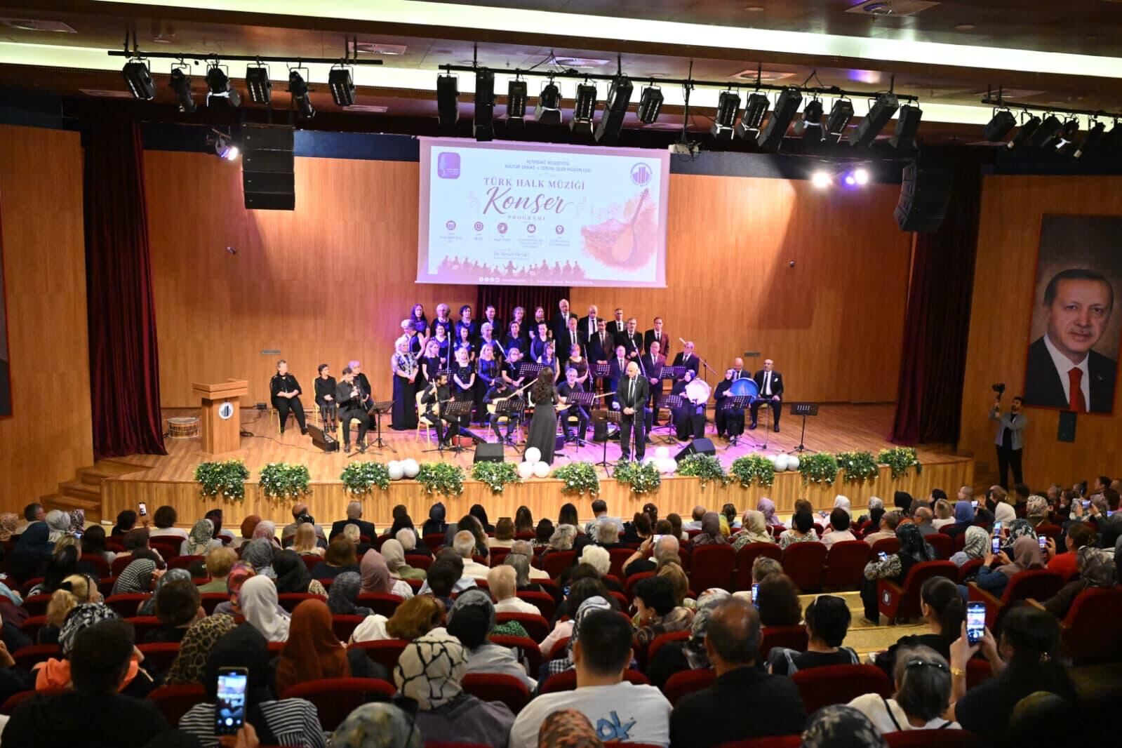 Altindağ'da Türk Halk Müzi̇ği̇ Rüzgâri Esti̇ (7)