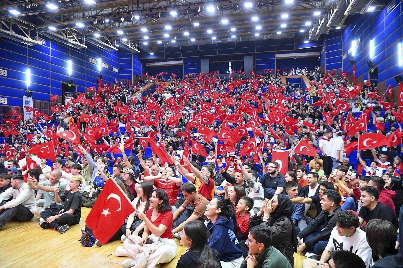 Başkentliler Milli Maç Için Kocatepe’de Buluştu (3)