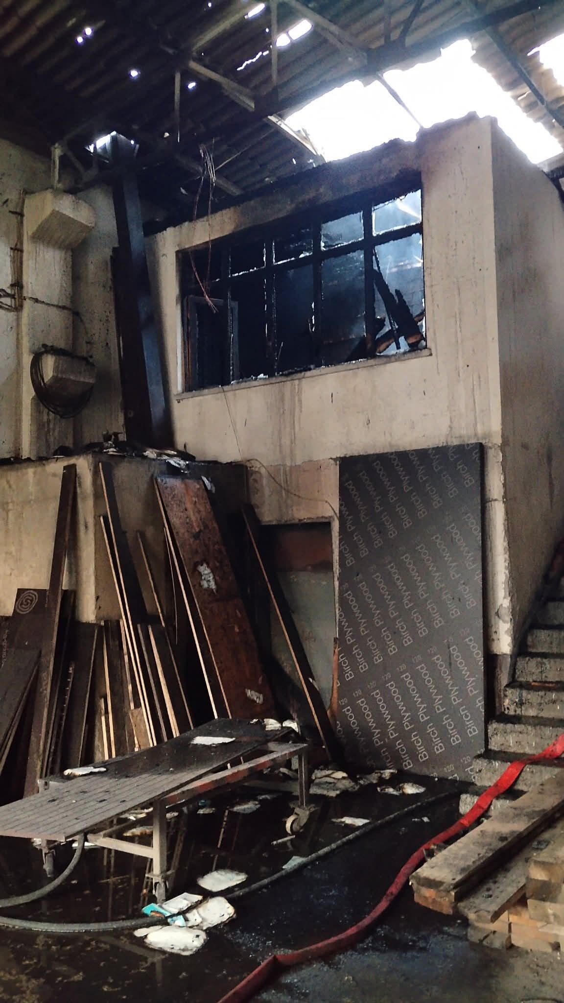 Beypazarı Marangozlar Sanayi Sitesi’nde Yangın Paniği (2)