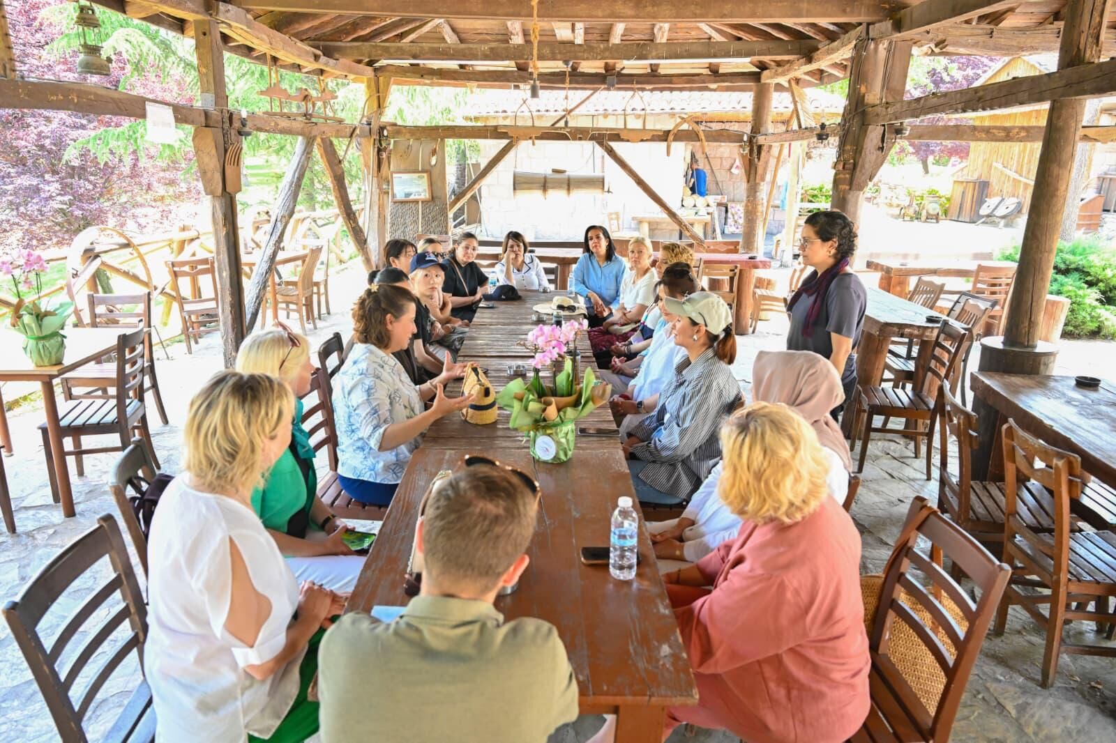 Büyükelçi̇ Eşleri̇ Altinköy’de (10)