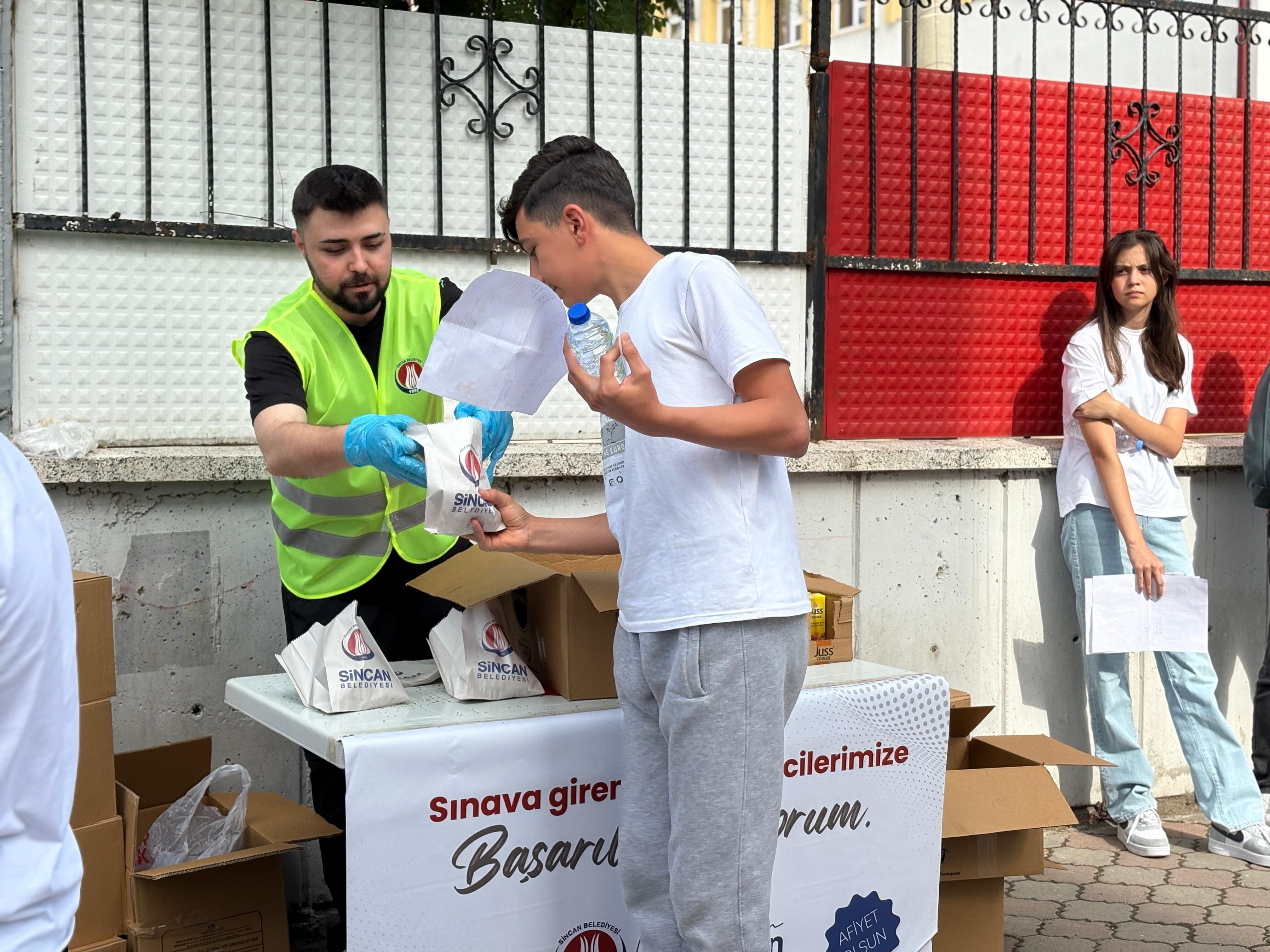 Lgs Simit Meyve Suyu Ikramı (1)