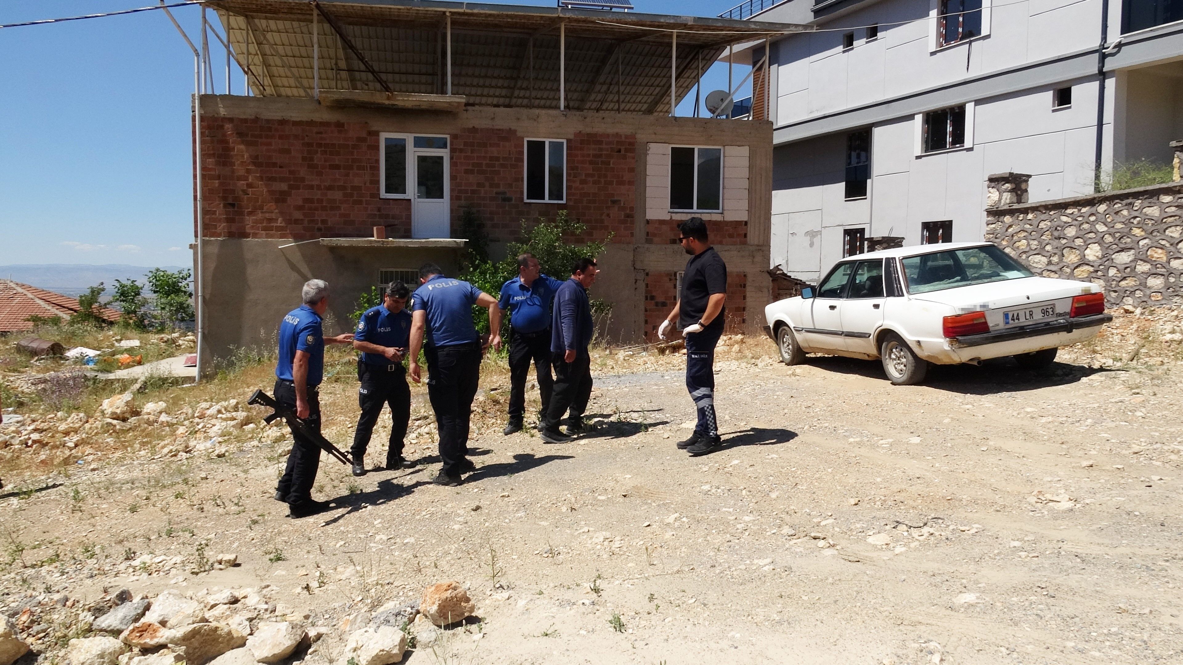 Malatya’da Pompalı Tüfekli Kavgada 1 Kişi Yaralandı (2)