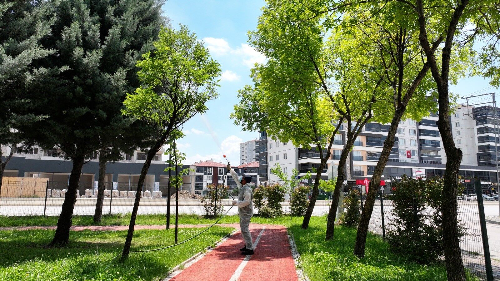 Sincan Belediyesi Parkları Yaz Boyunca Ilaçlayacak (2)