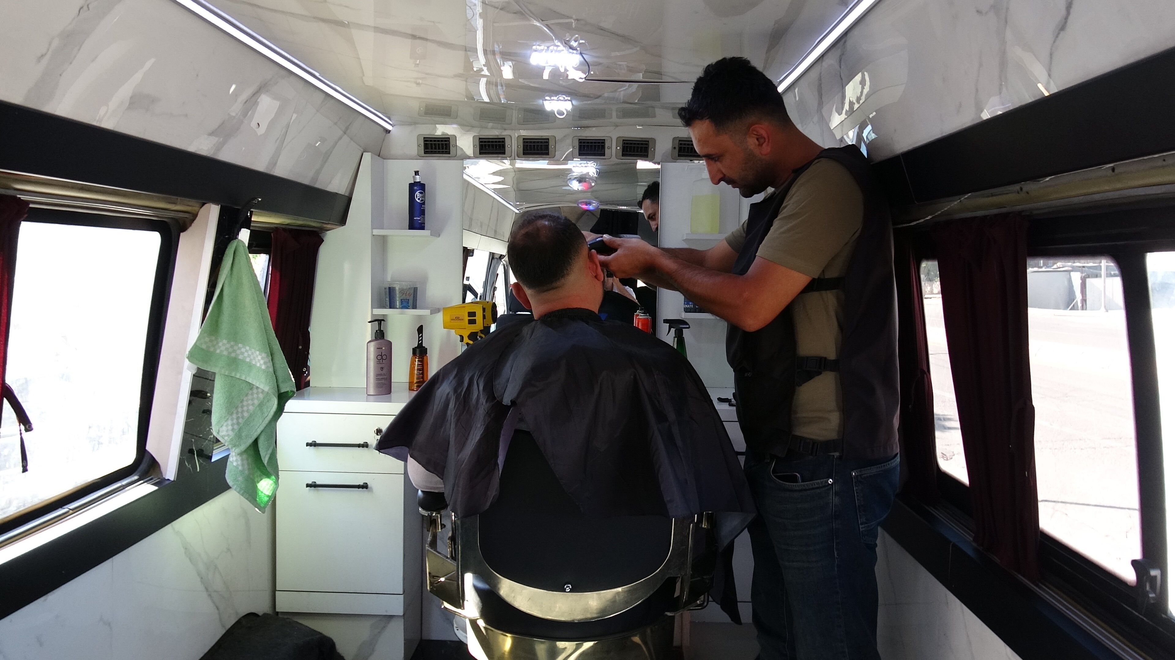 Uzman Çavuşluğu Bıraktı, Mobil Berber Oldu (3)