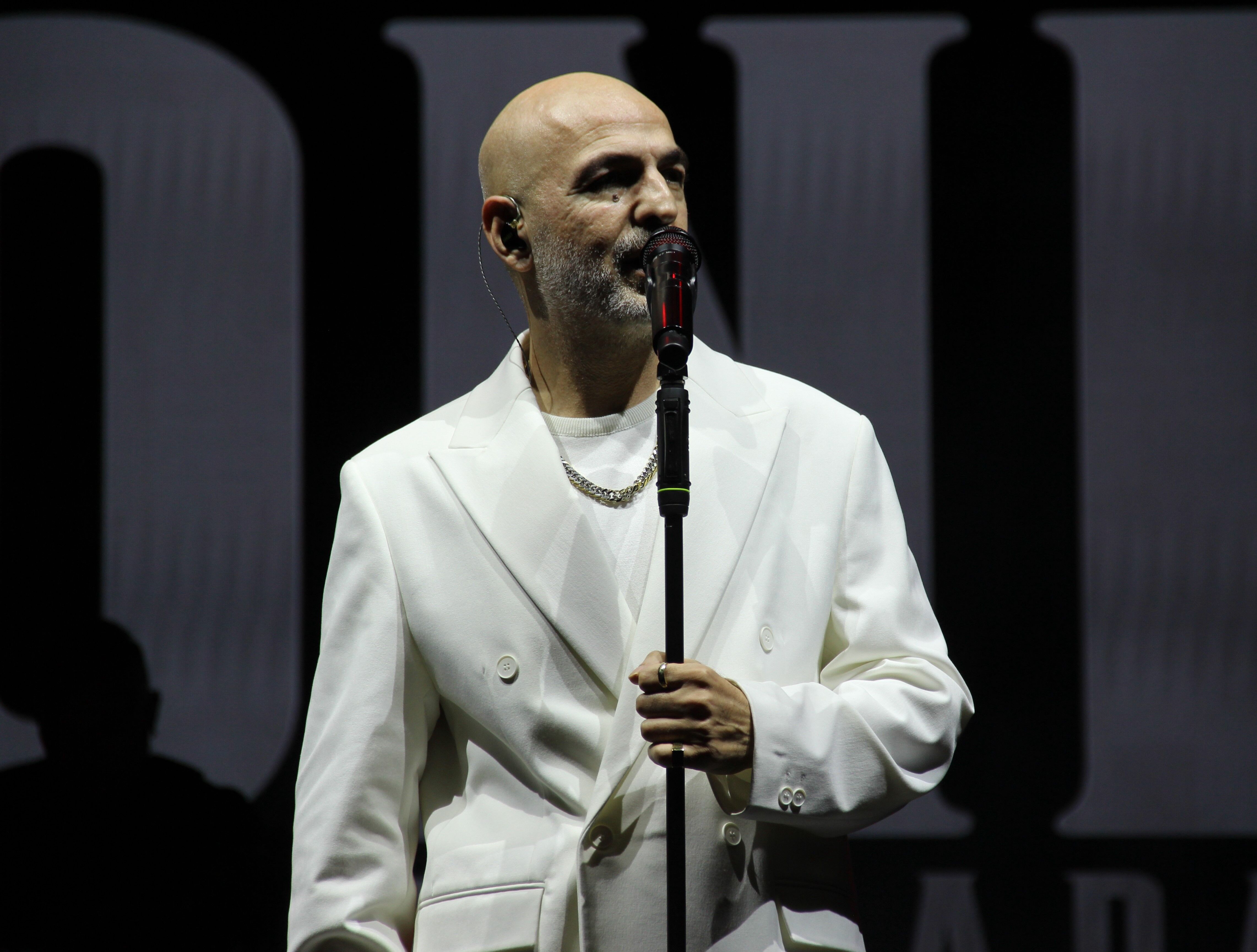 Soner Sarıkabadayı festival