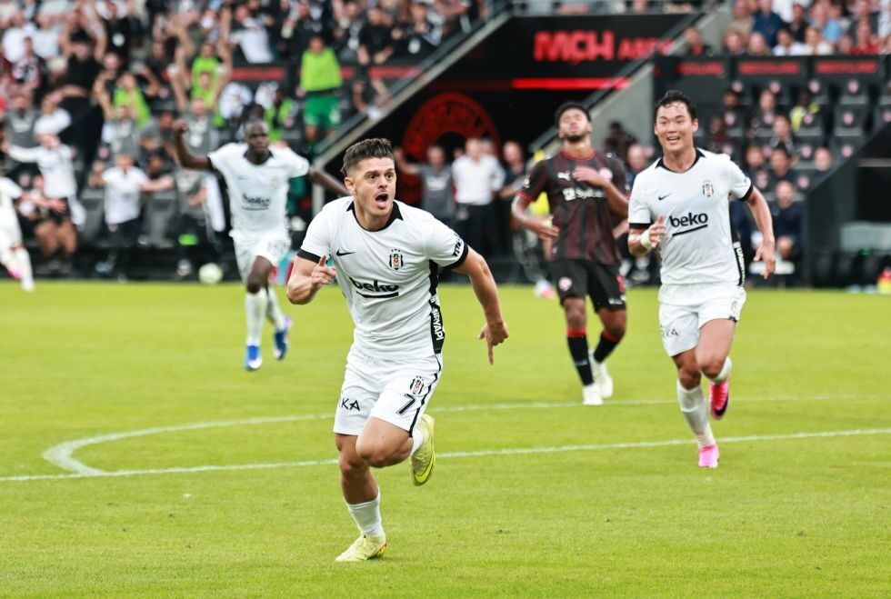 Beşiktaş, Midtjylland'ı eleyerek Avrupa Ligi'nde tur atladı