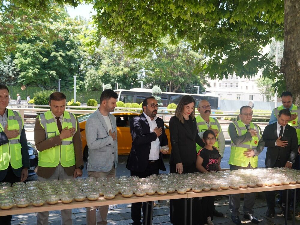Alevi Bektaşi Kültür Ve Cemevi Başkanlığı Aşure Dağıttı (5)