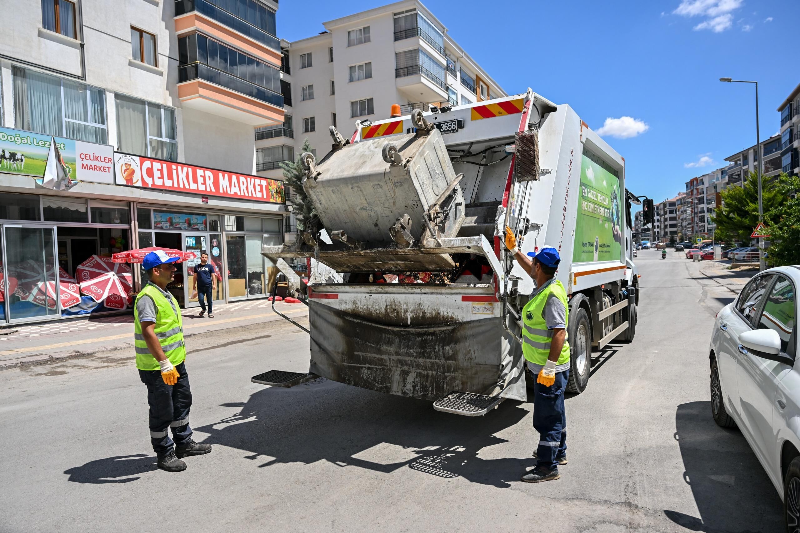Altindağ'da Çöp Konteynerleri̇ Mi̇s Gi̇bi̇ (6)