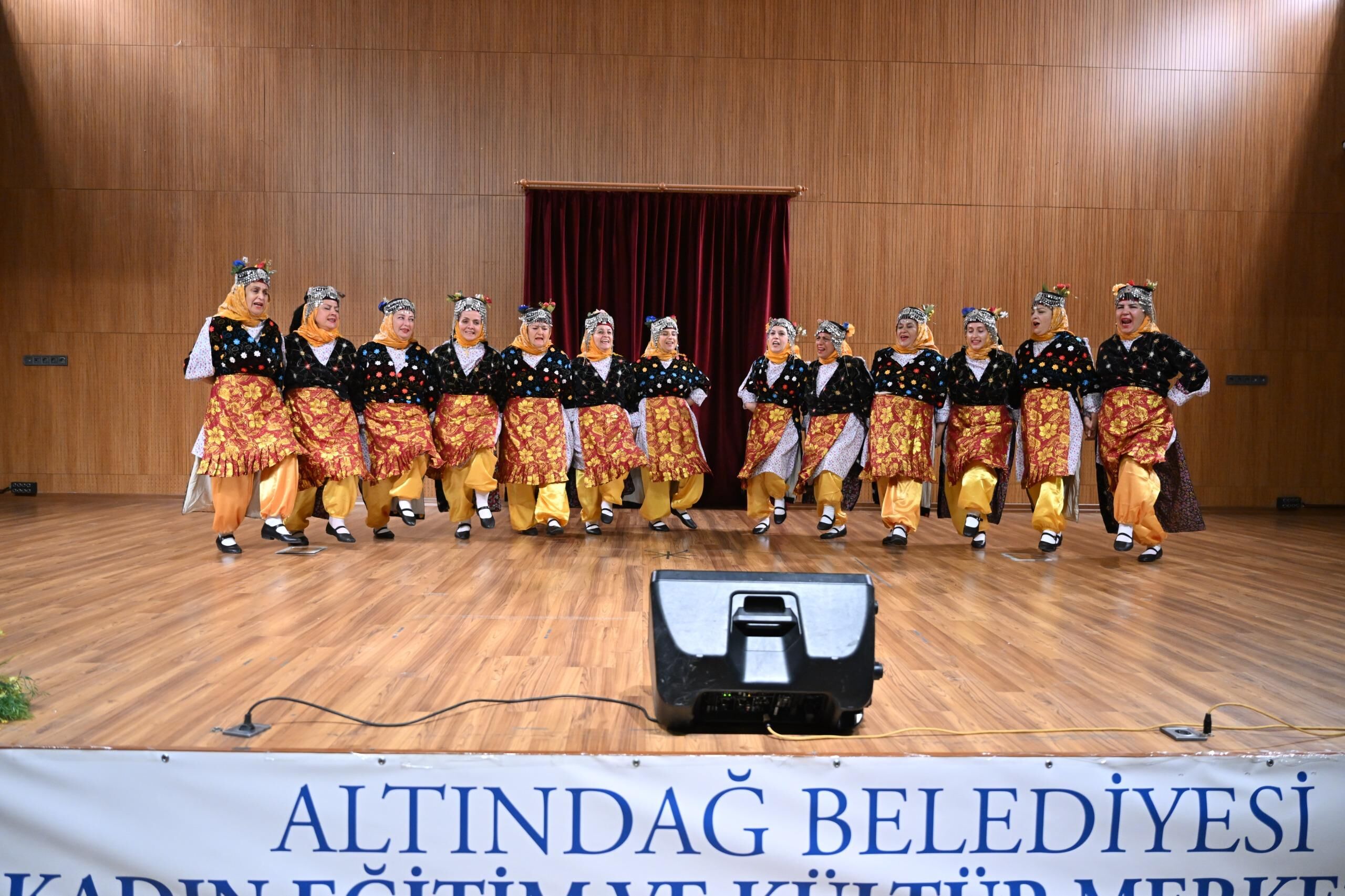 Altindağ’da Halk Oyunlari Yarişmasinin Kazanani Belli̇ Oldu (5)