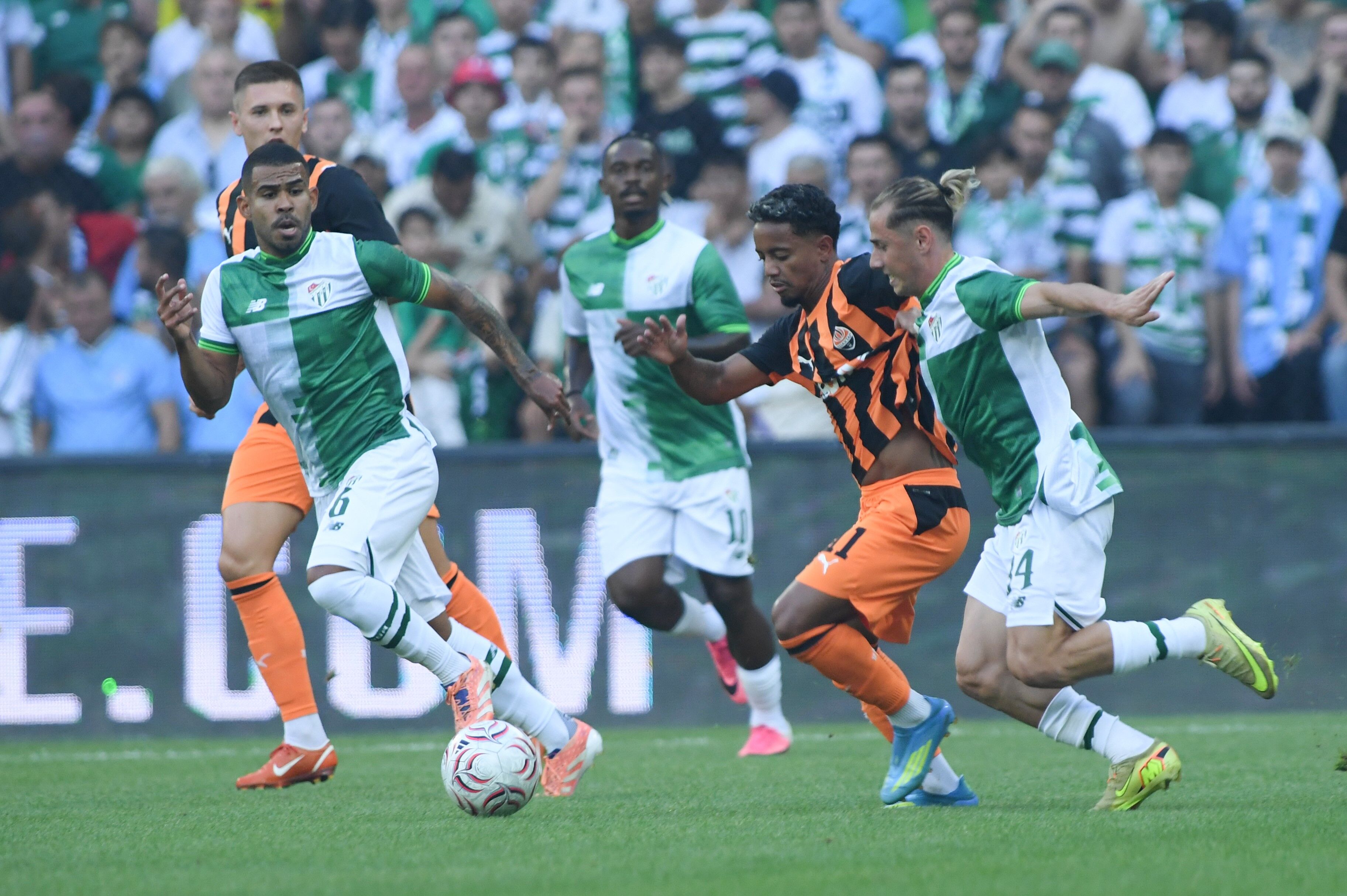 Bursaspor, Shakhtar Donetsk (5)