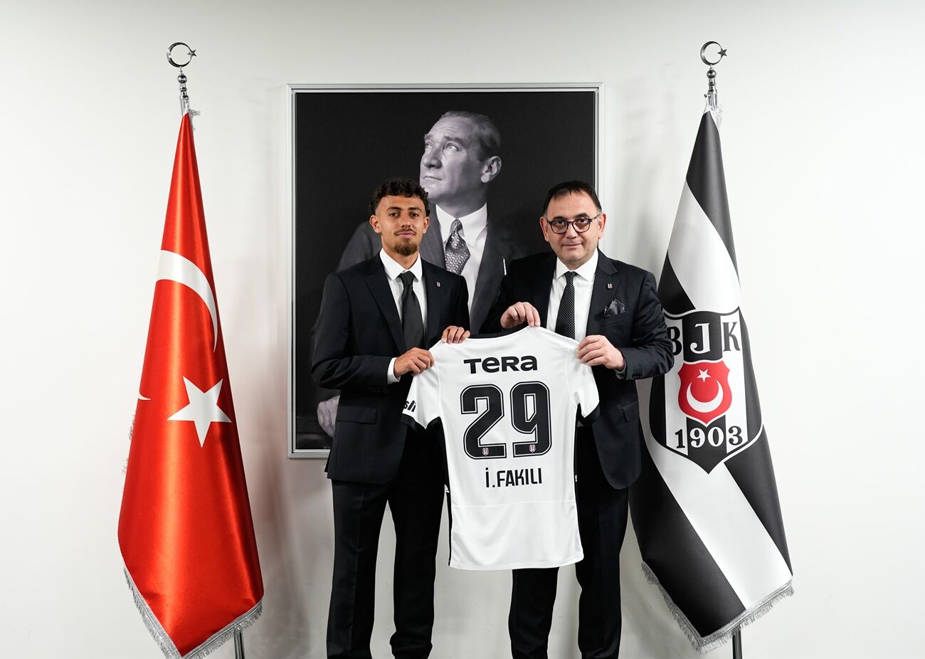 İlhan Fakılı Ile 4 Yıllık Sözleşme (1)