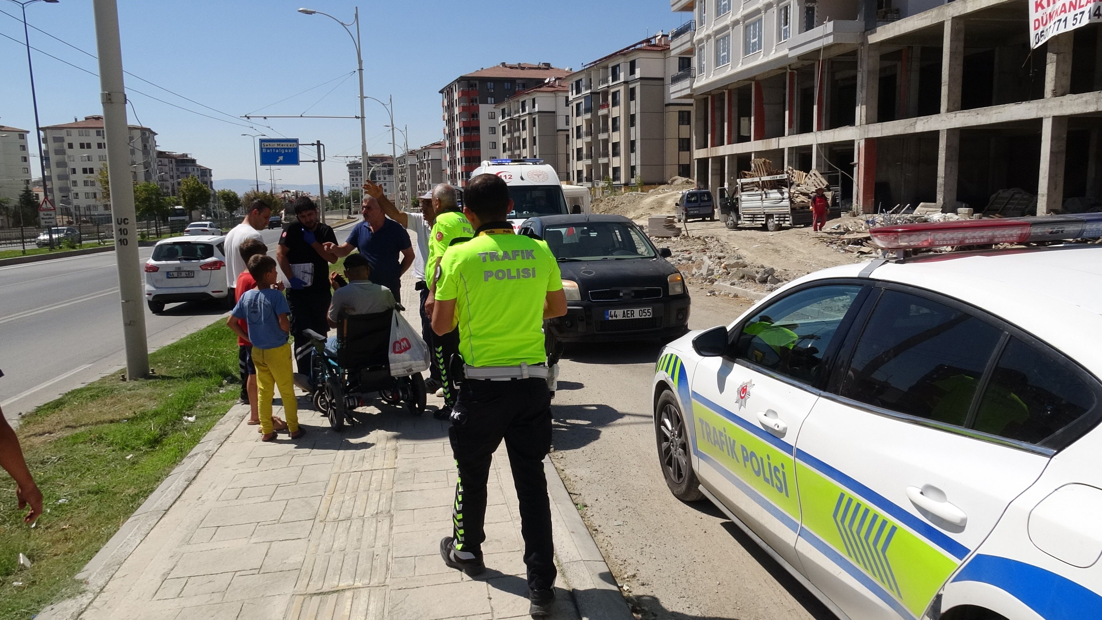 Malatya'da Ters Yönde Giden Akülü Araç Kaza Yaptı (2)