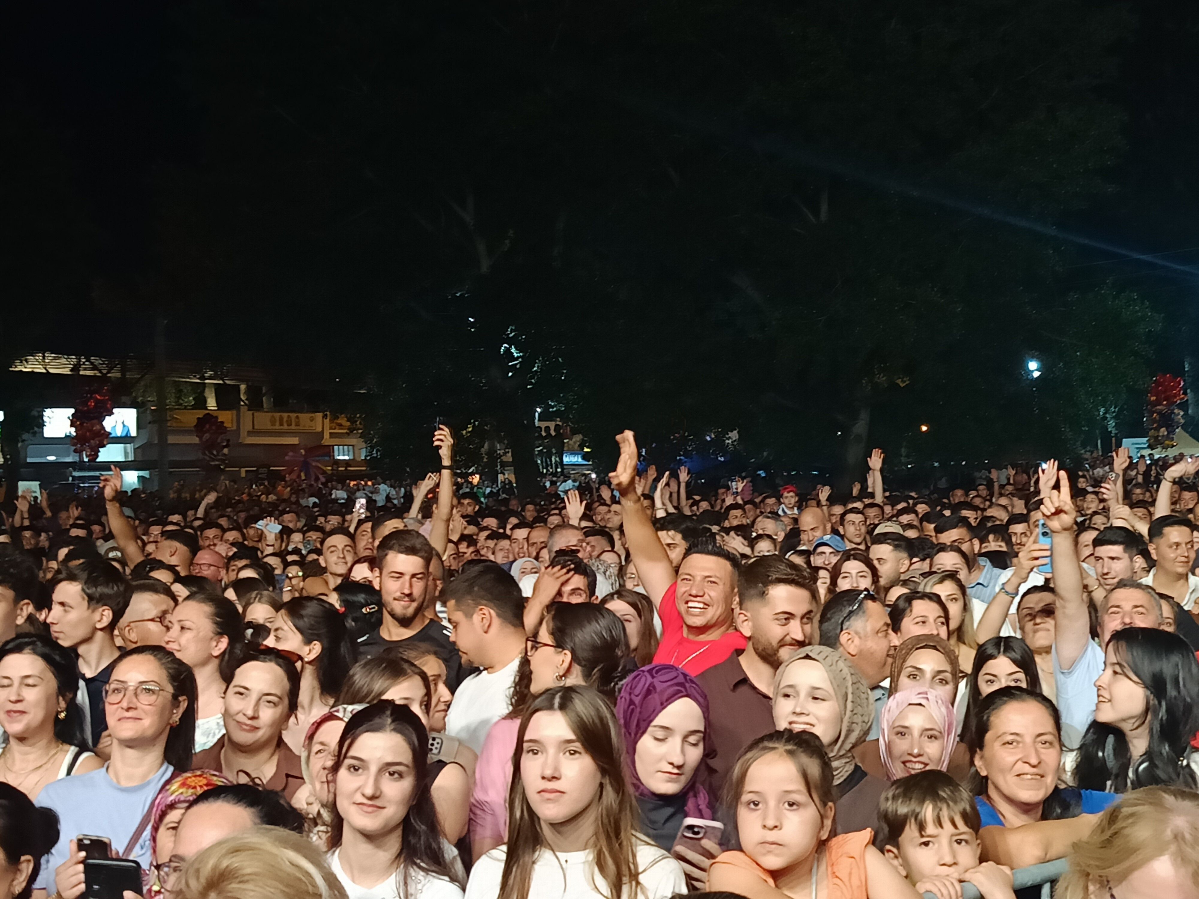 Melek Mosso, Kırkpınar'da Sahne Aldı (1)