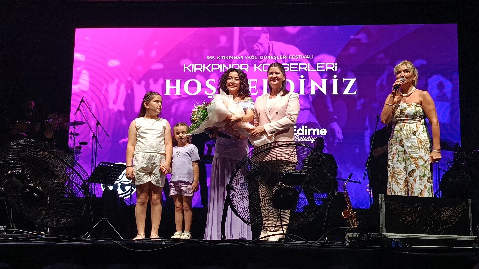 Melek Mosso, Kırkpınar'da Sahne Aldı (2)