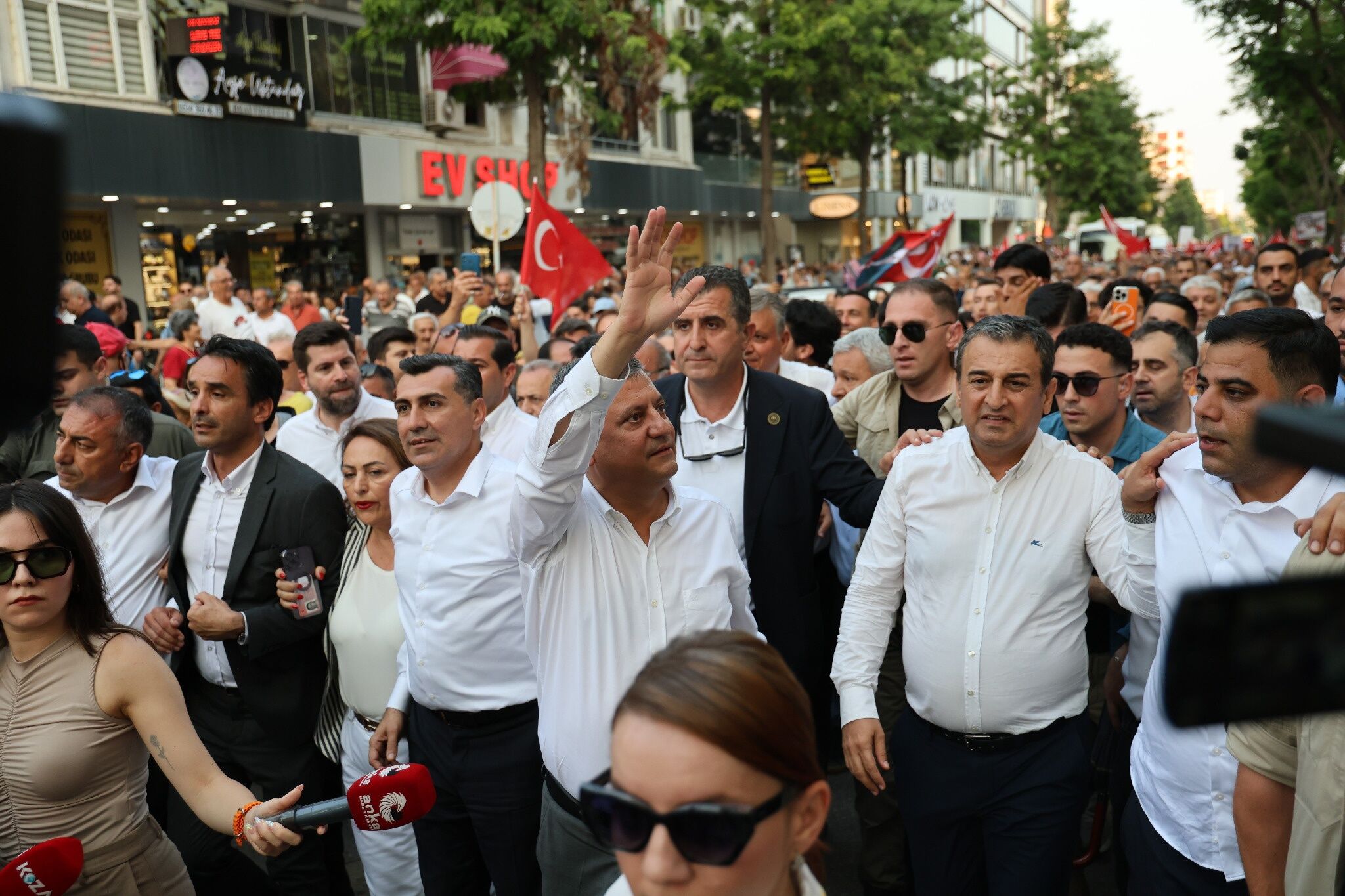 Ozgur Ozel Gorsel 01-1