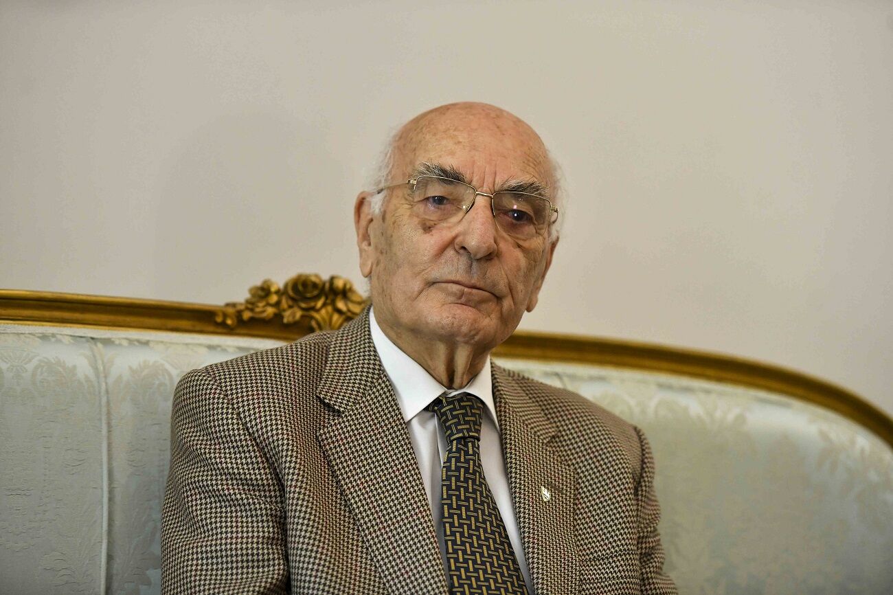Ruşen Keleş