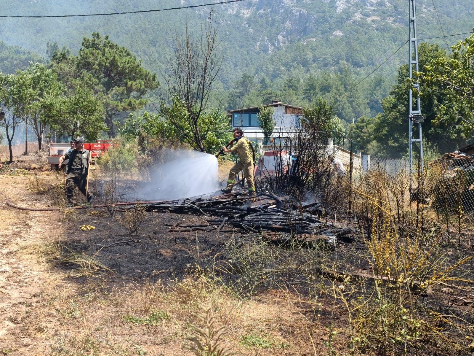 Seydikemer'deki Yangına Müdahale Sürüyor (4)