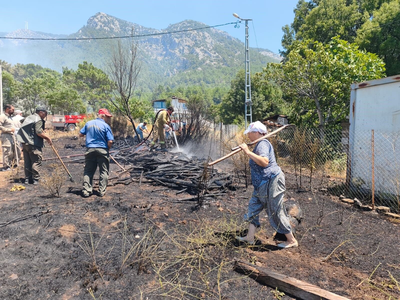 Seydikemer'deki Yangına Müdahale Sürüyor (5)