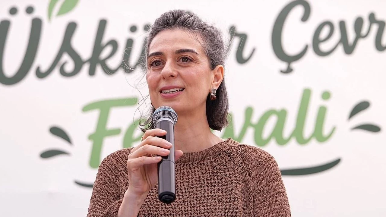 Sinem Dedetaş Gözaltına Alındı (1)-1