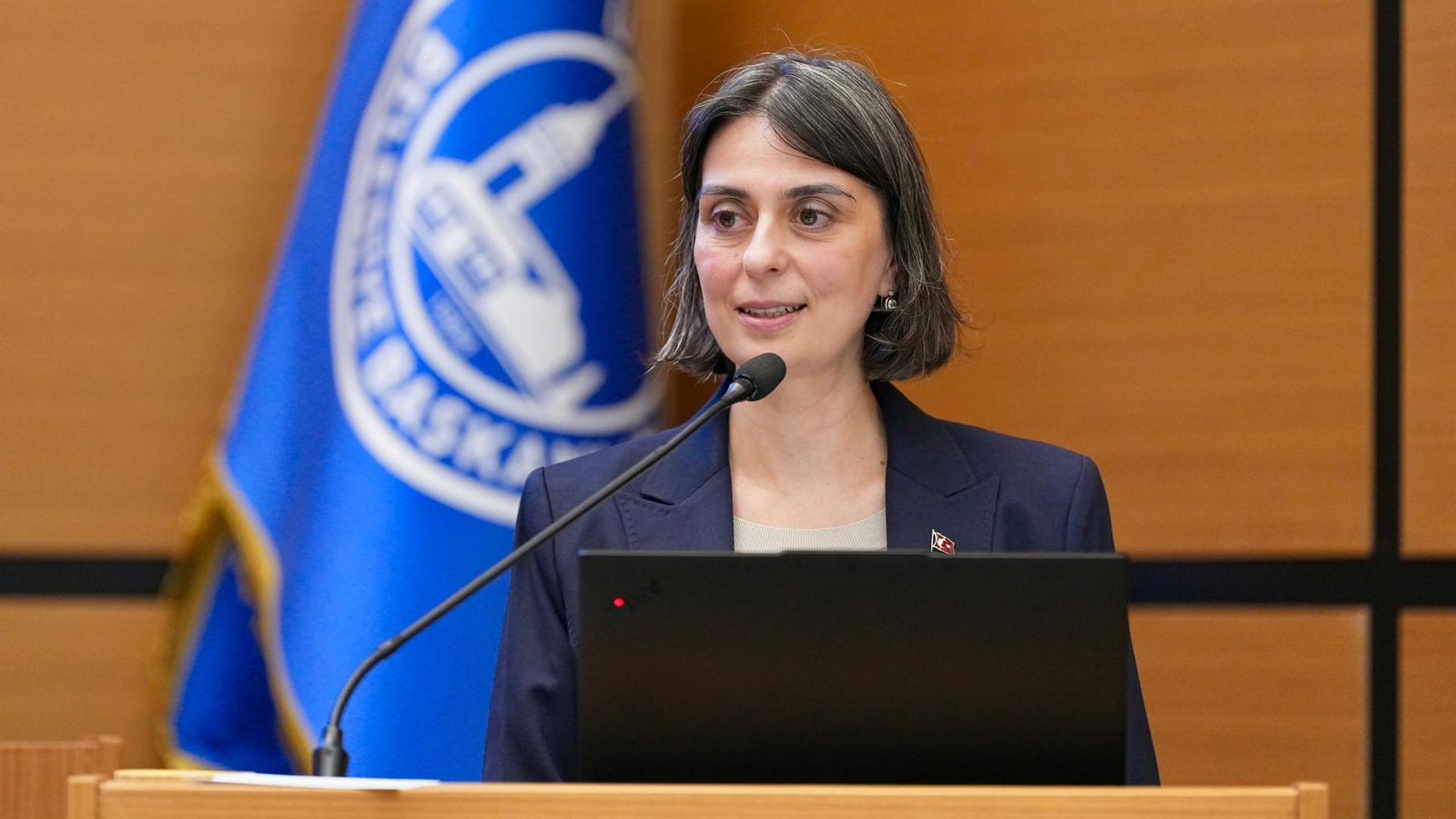 Sinem Dedetaş Gözaltına Alındı (1)