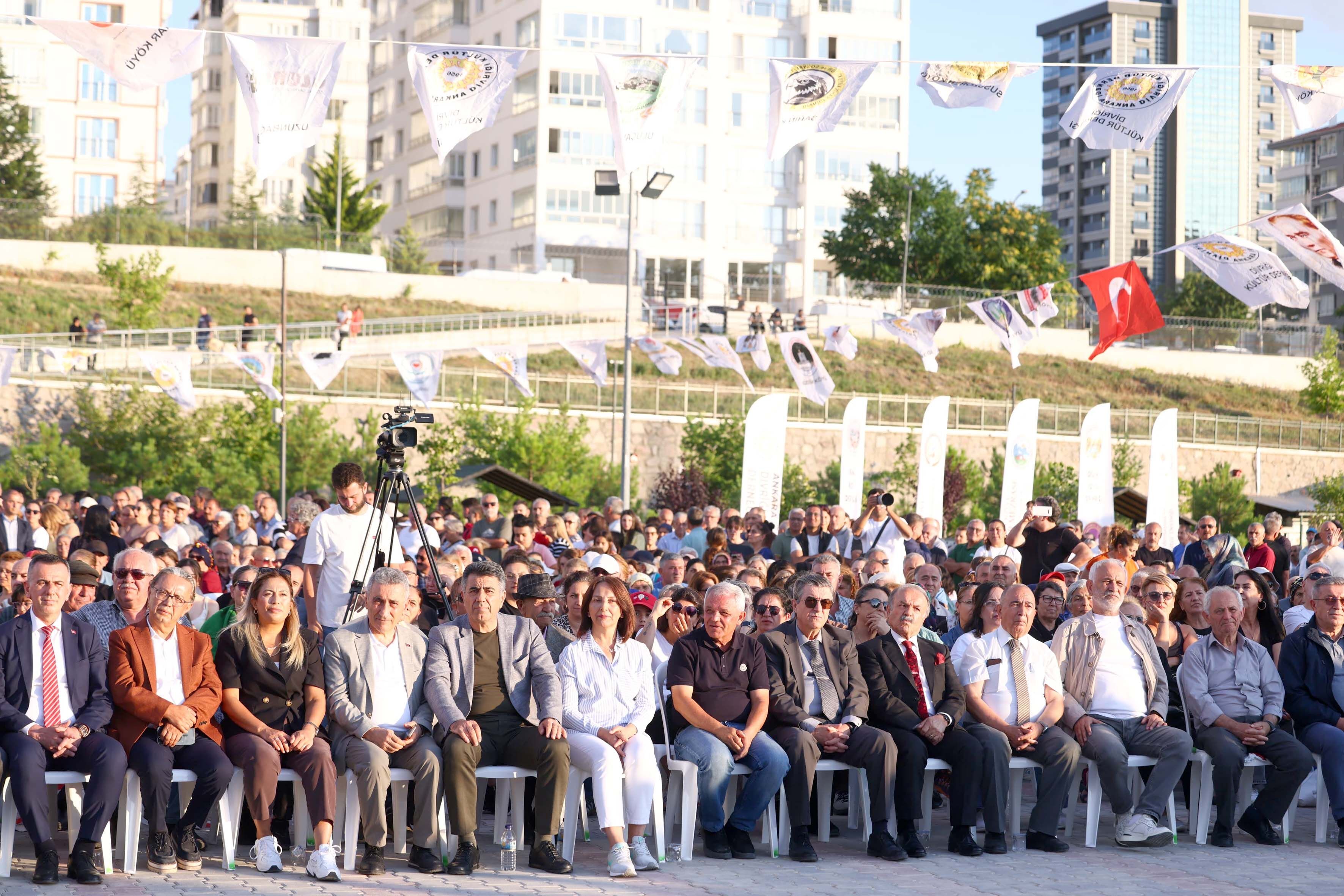 Sivil Toplum Kuruluşları Aşure Etkinliğ Çankaya Belediyesi Başkan Vekili Haldun Güler (7)