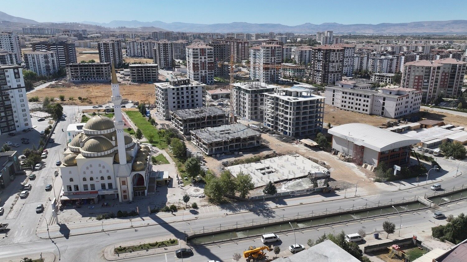 Yeşilyurt'ta Yerinde Dönüşüm Başvuruları Tamamlandı (2)