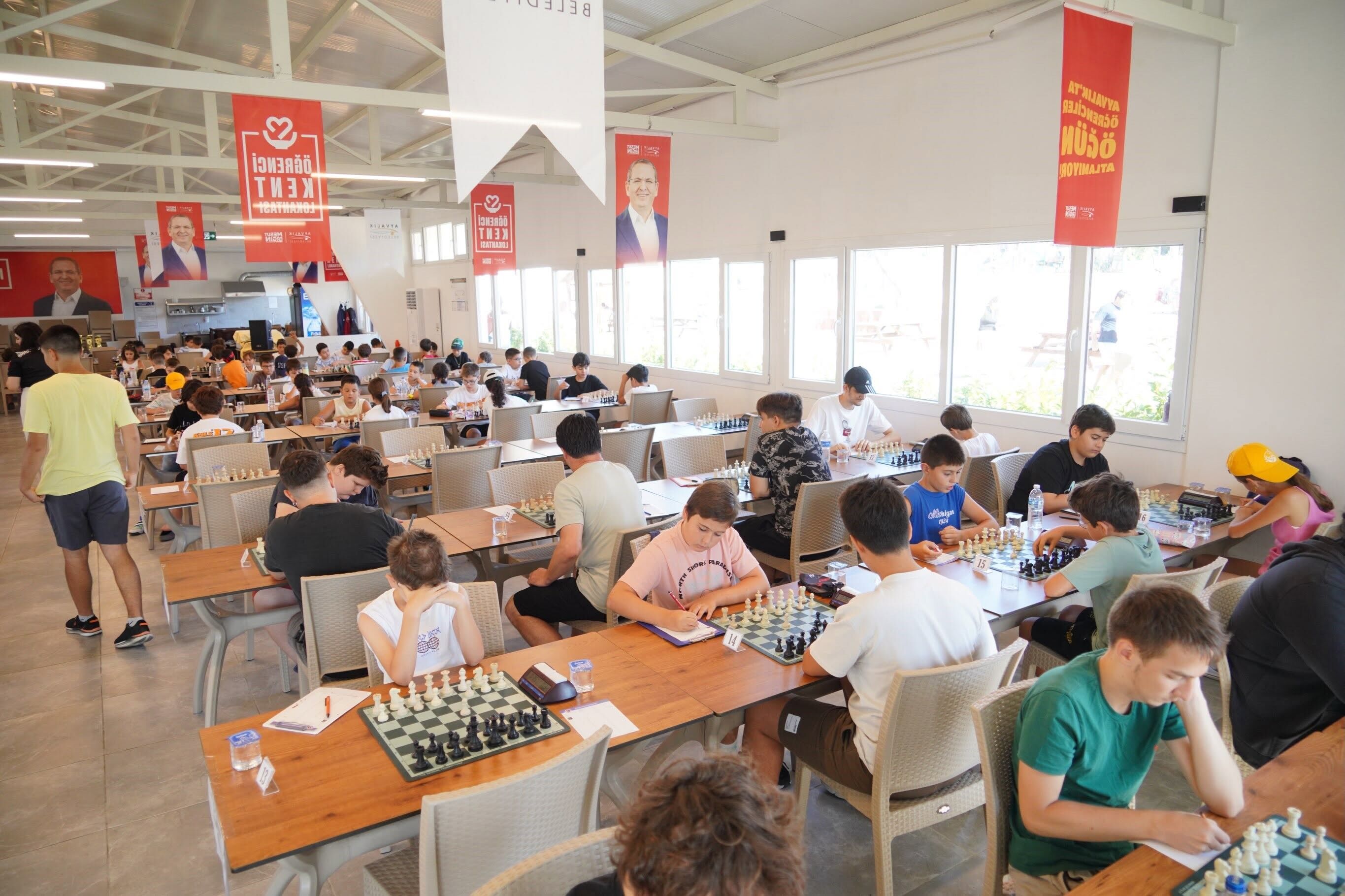 Ayvalık Yaz Kupası Genç Satranççıları Buluşturdu (1)