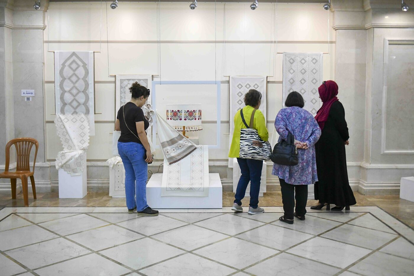 Belmek'in El Emeği Eserleri Zafer Çarşısı'nda (1)