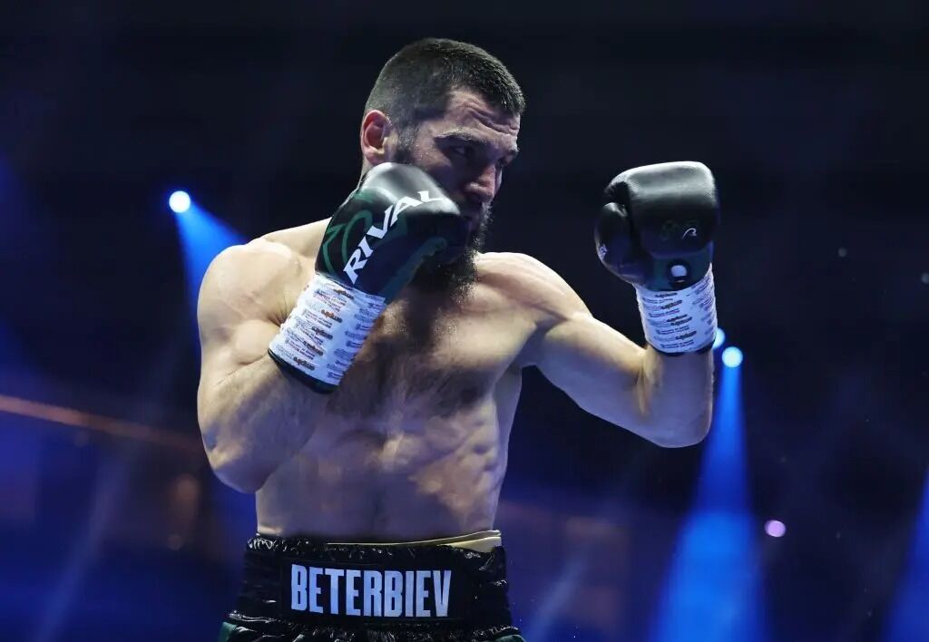 Dünya Profesyonel Boks Şampiyonu Artur Beterbiev