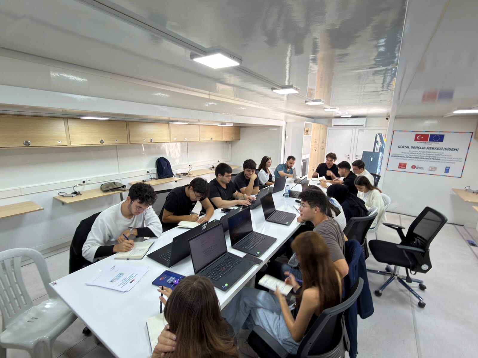 Keçiören'de Gençlere Yapay Zekâ Eğitimi Verildi (2)