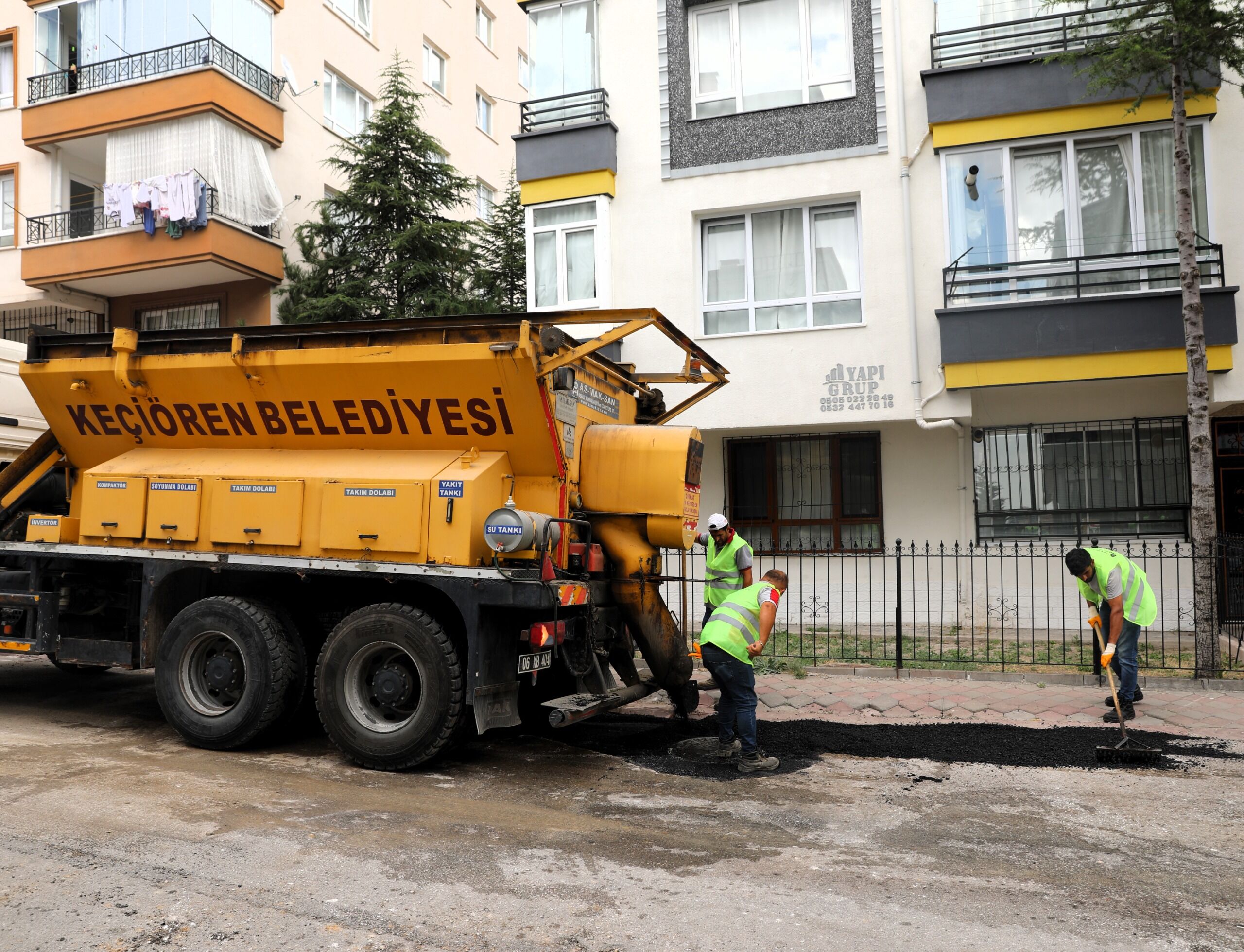Keçiören'de Yol Ve Kaldırımlarda Bakım Sürüyor (2)