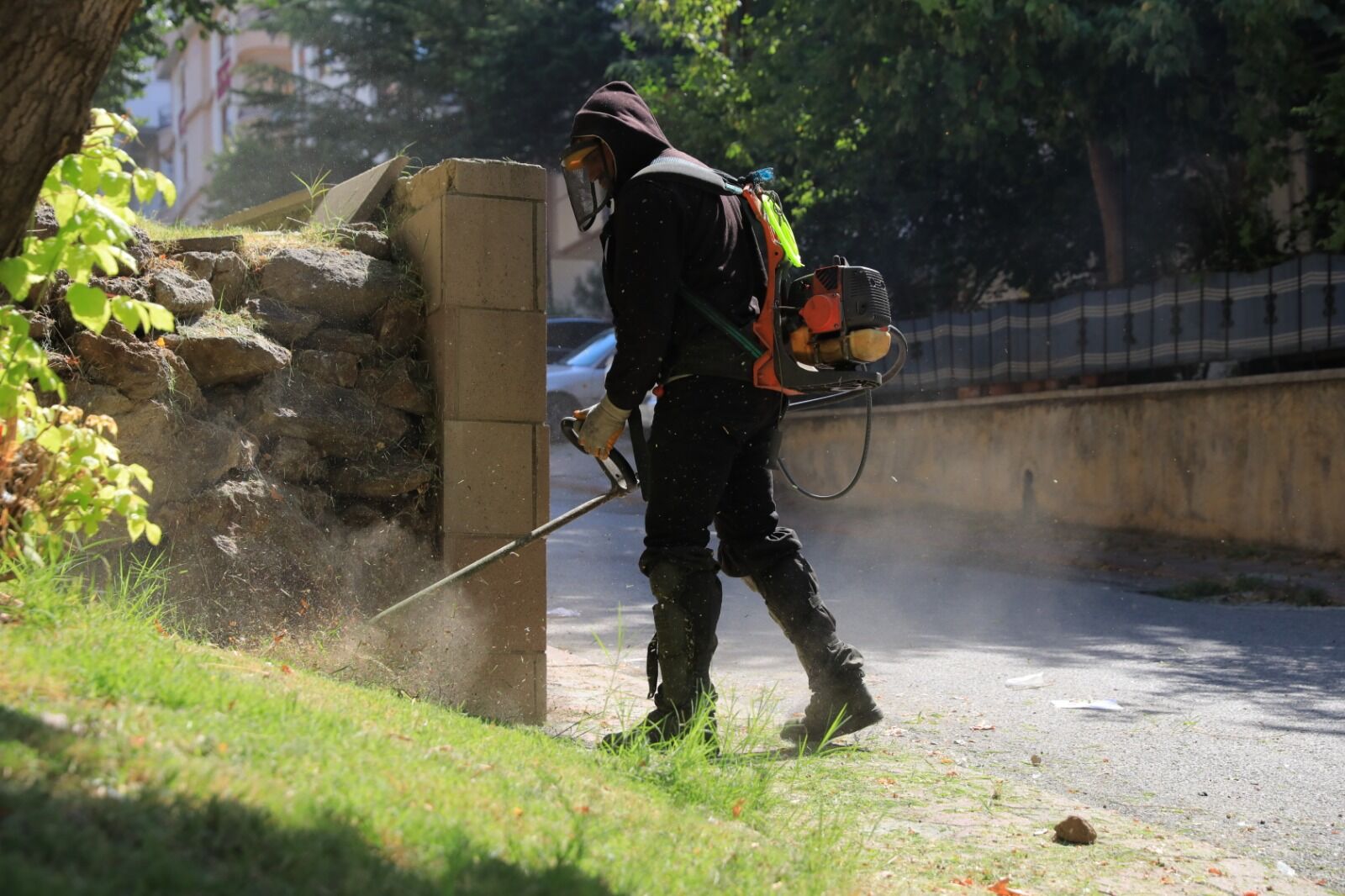 Keçiören'deki Parklarda Çevre Düzenlemesi Yapılıyor (1)