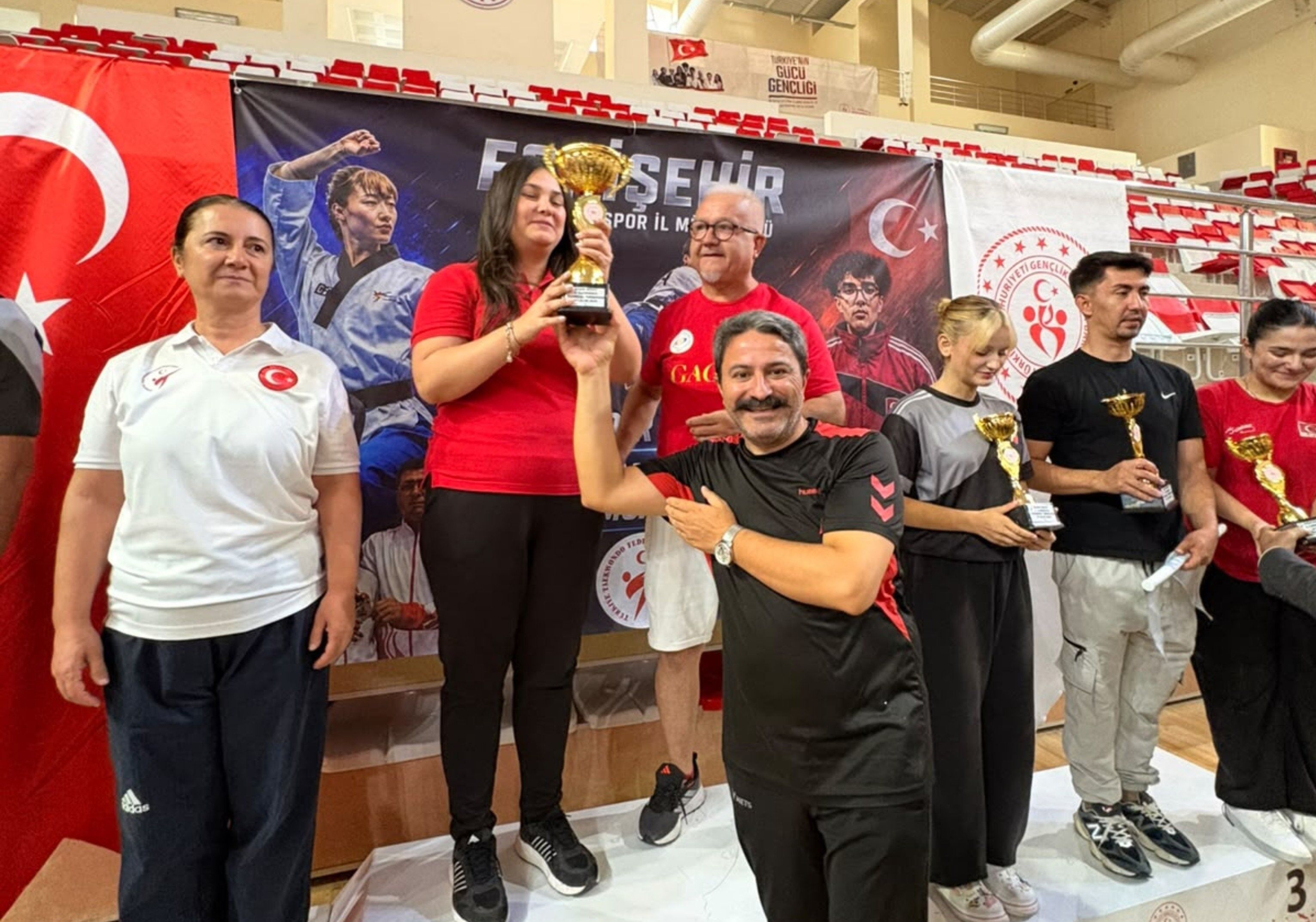 Nadir Özsoy Anısına Taekwondo Müsabakası Düzenlendi (3)