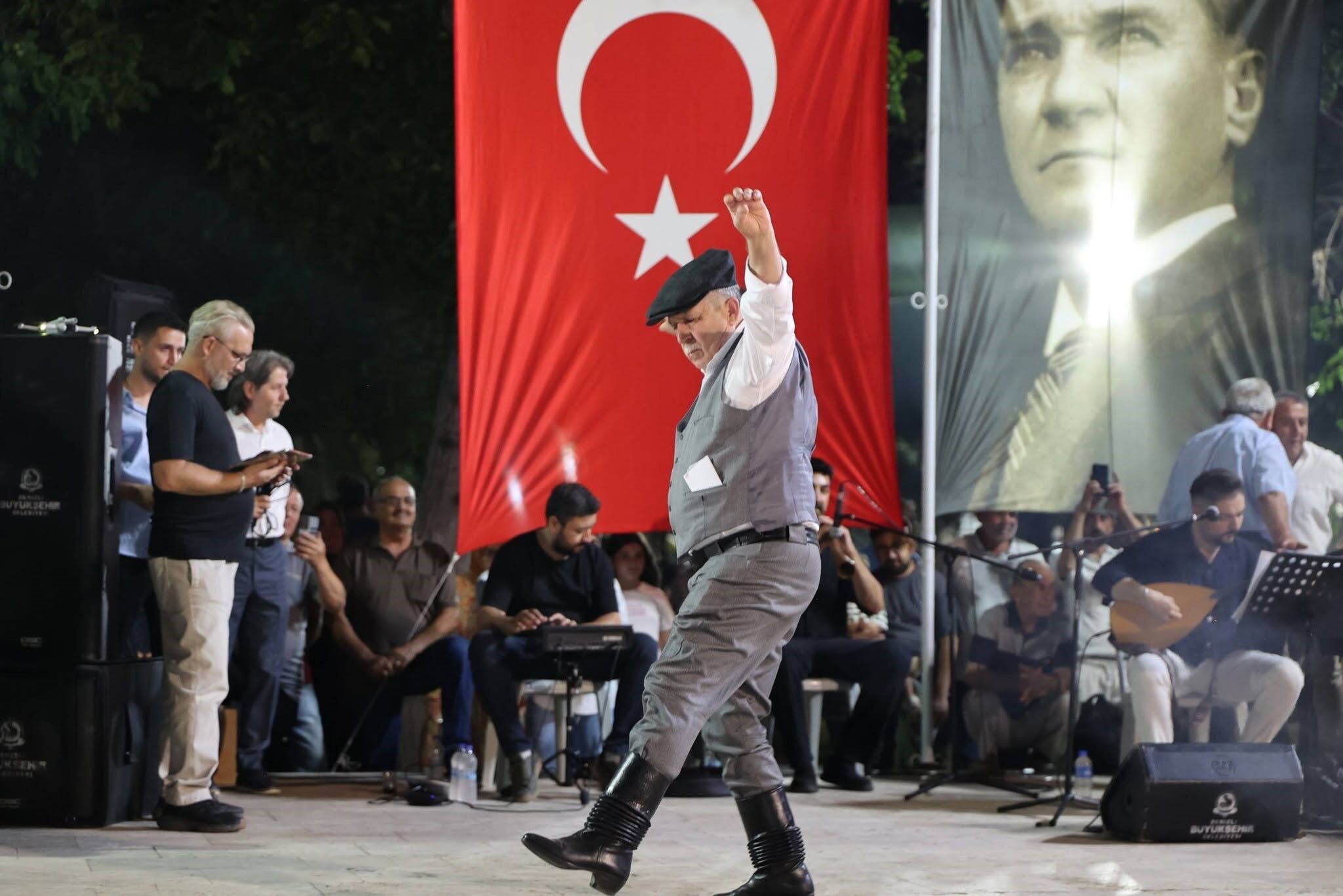 Tavas Zeybek (2)