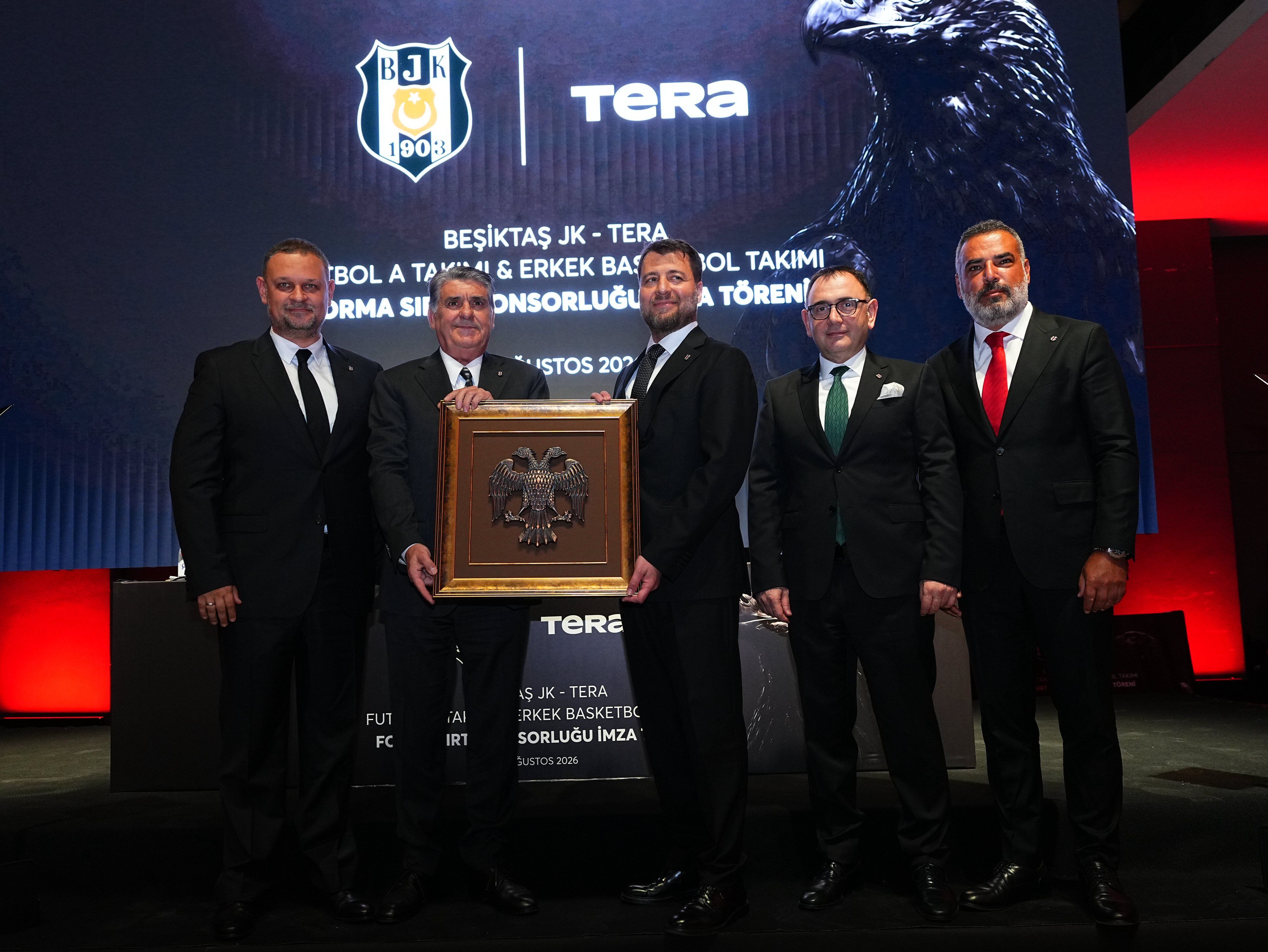 Tera, Beşiktaş’ın Futbol Ve Basketbol Sponsoru Oldu (4)