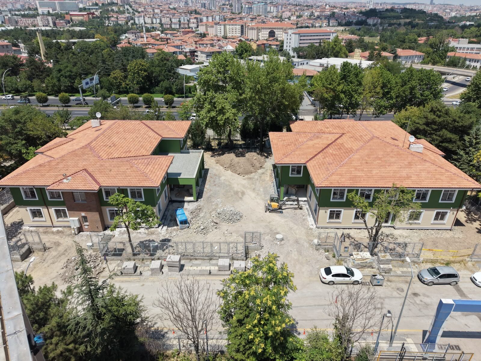 Zübeyde Hanim Mahallesi̇’nde 2 Yatirim Açiliş İçi̇n Gün Sayiyor (1)