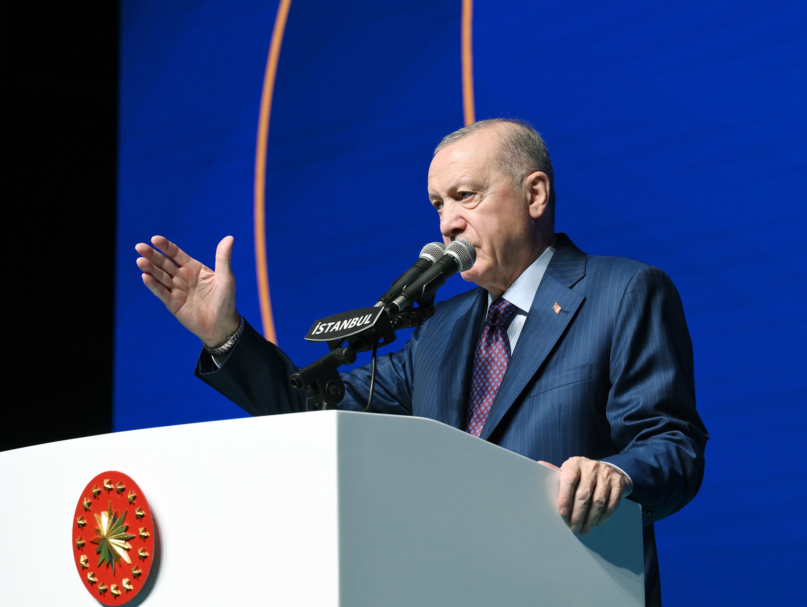 Erdoğan: Şehit ve gazilerimizin hatırasını incitecek hiçbir adıma izin vermeyiz