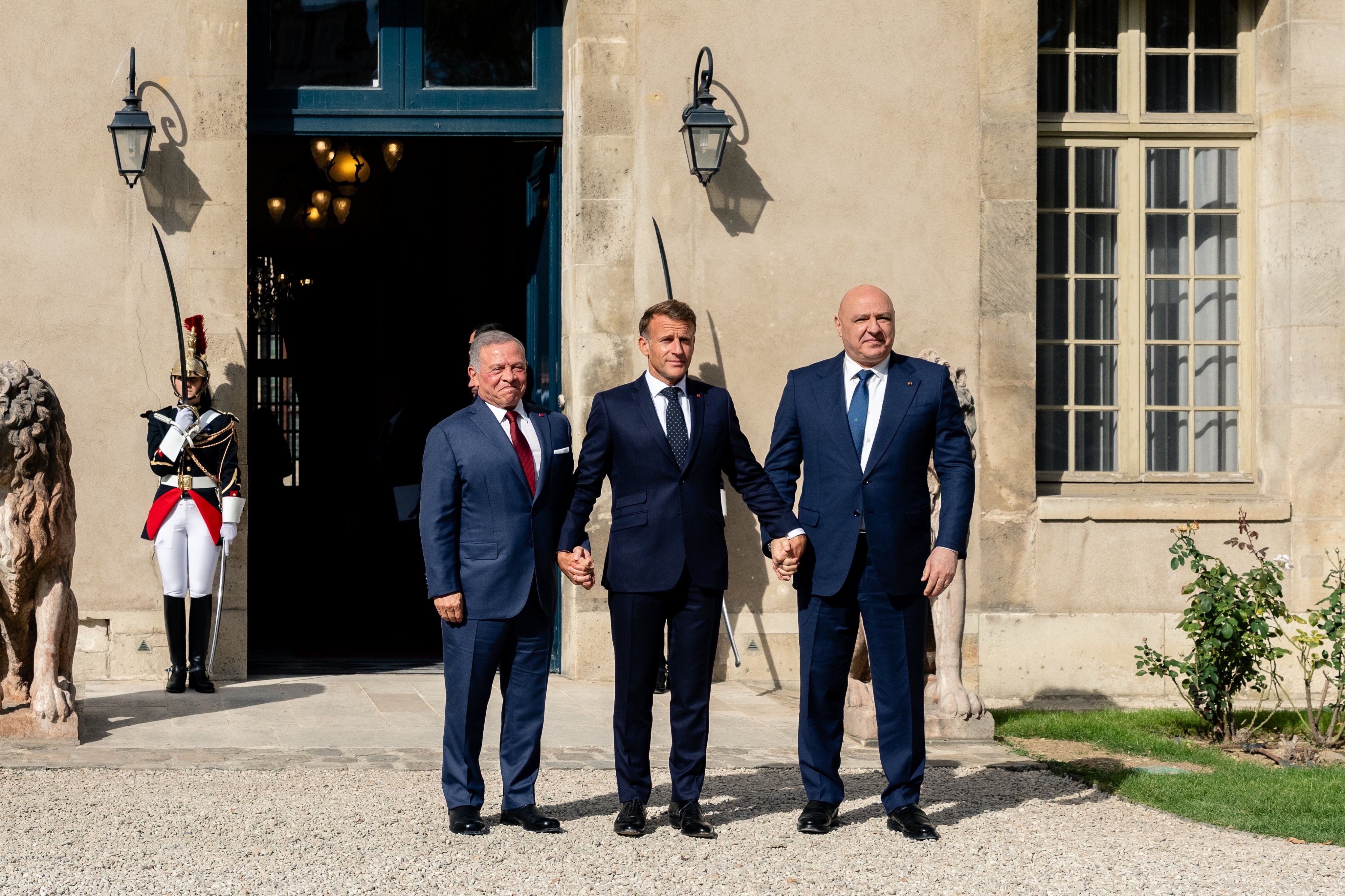 Paris’te Lübnan için kritik zirve