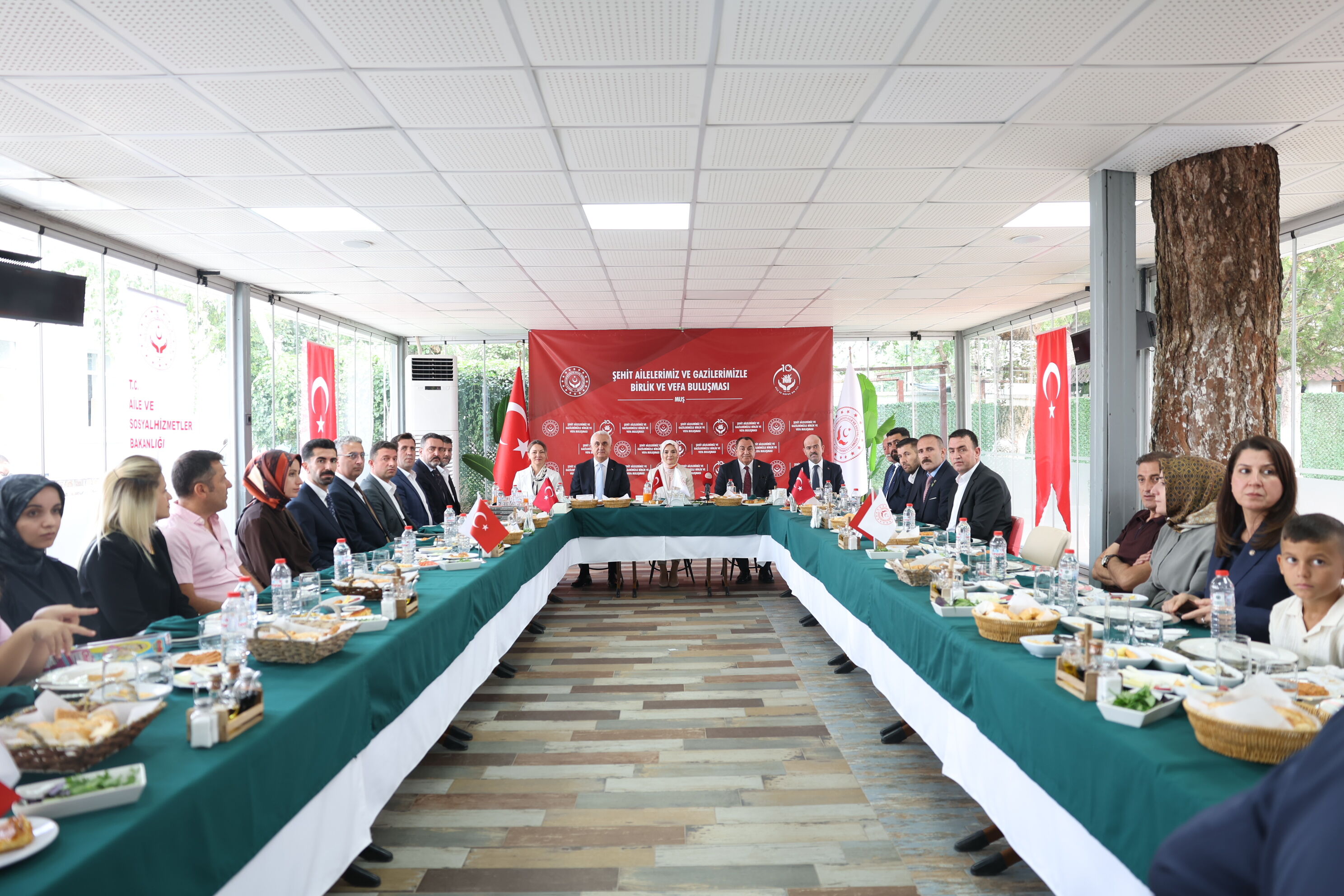 Bakan Göktaş Muş’ta Şehit Aileleriyle Buluştu (4)