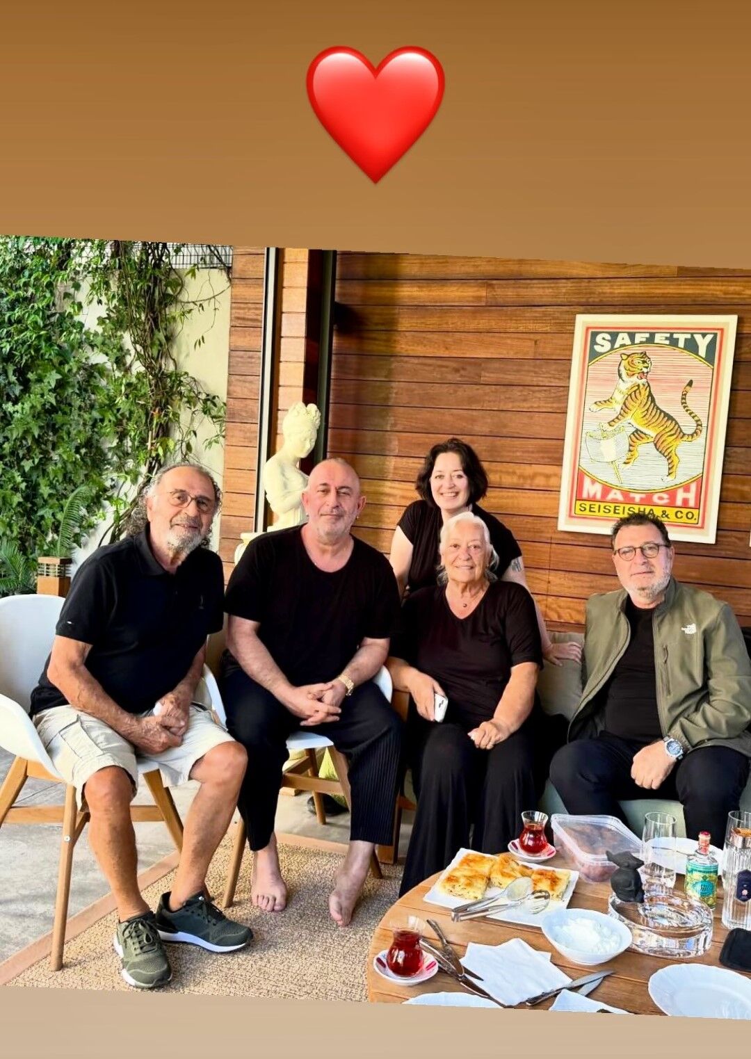 Cem Yılmaz Taburcu Oldu