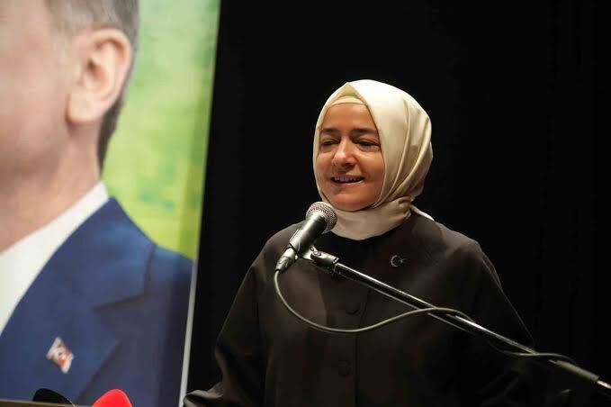 Fatma Betül Sayan Kaya (1)