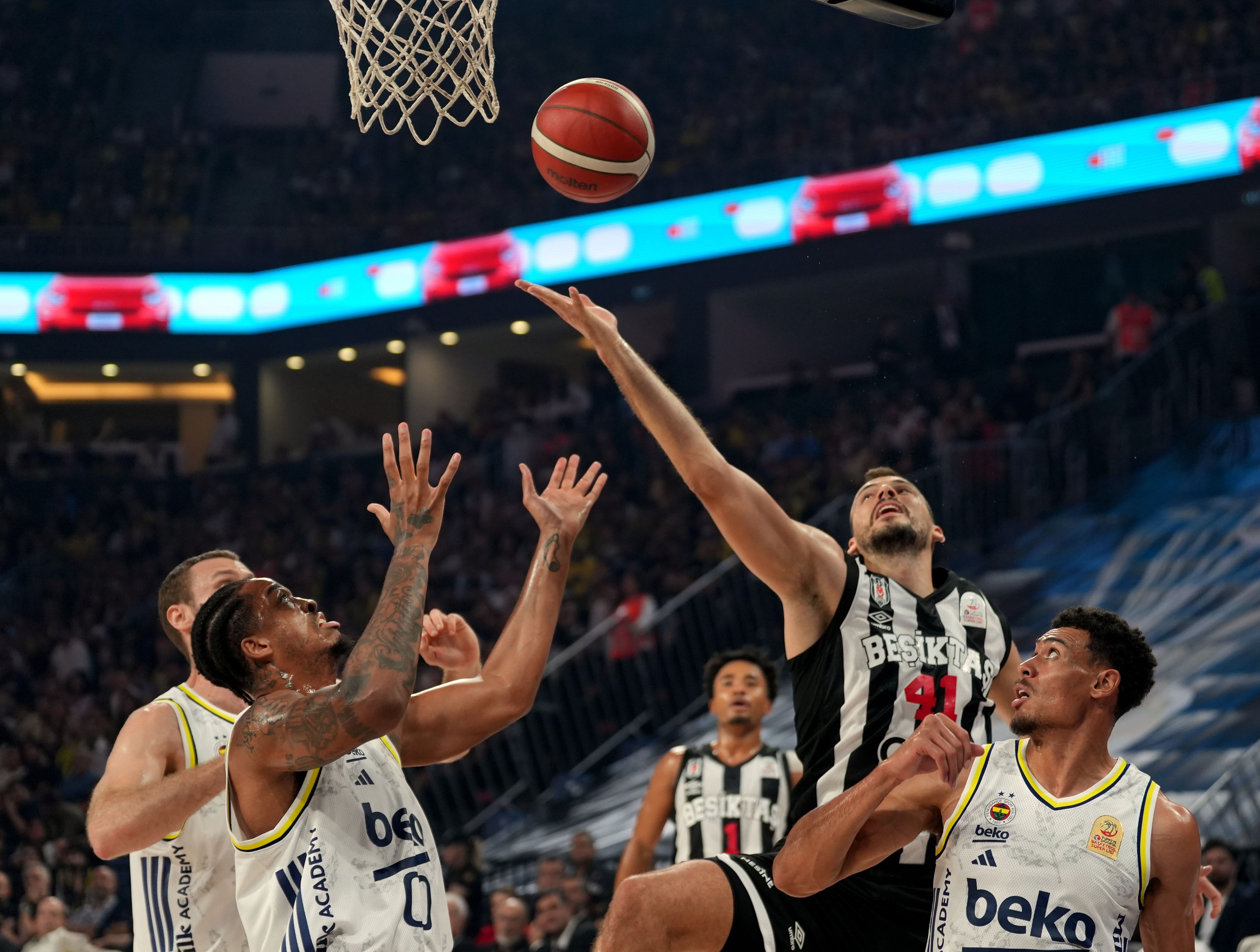 Fenerbahçe Ile Beşiktaş Cumhurbaşkanlığı Kupası’nda (3)
