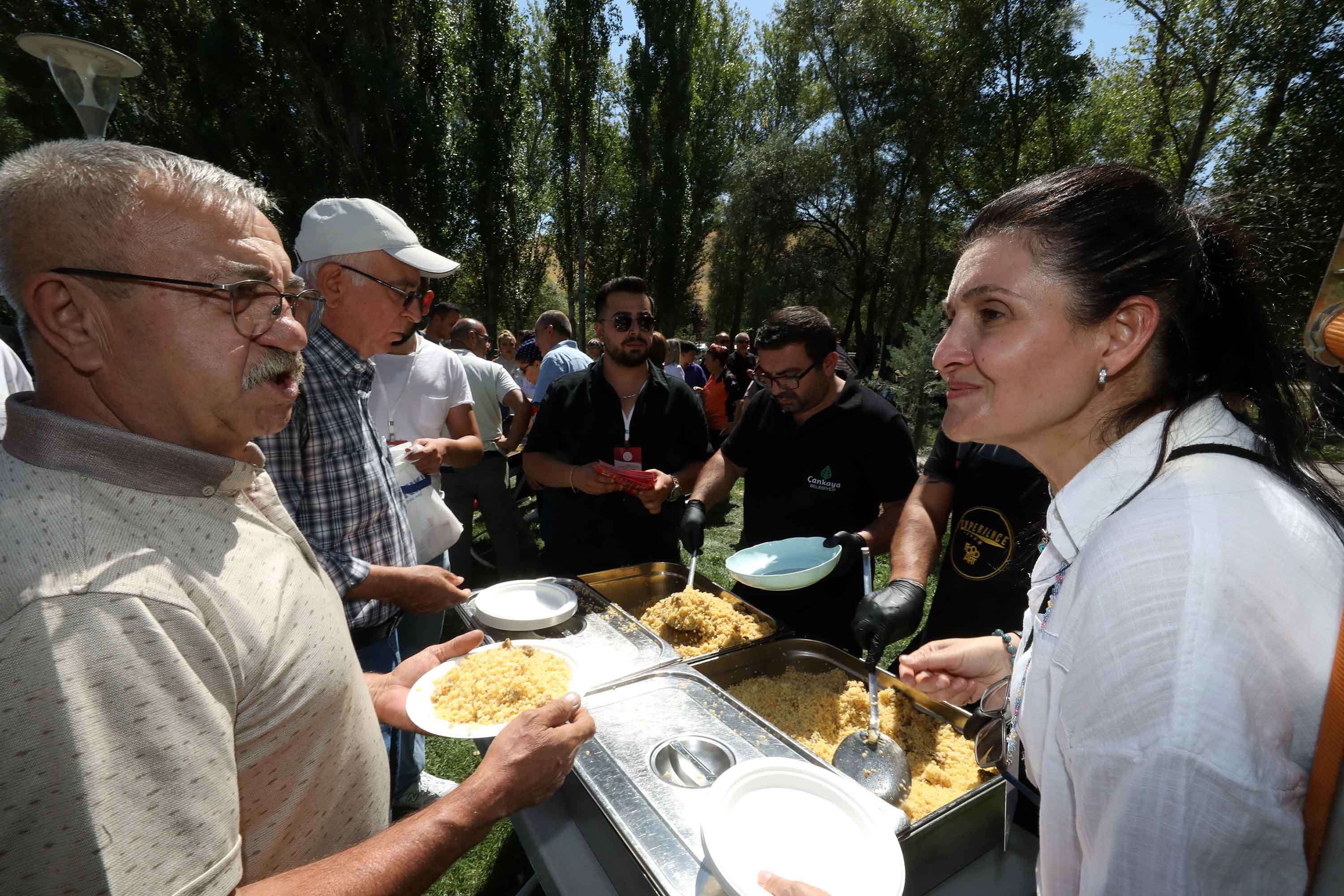 Fethi Yaşar Divriği Pilav Programı’na Katıldı (3)