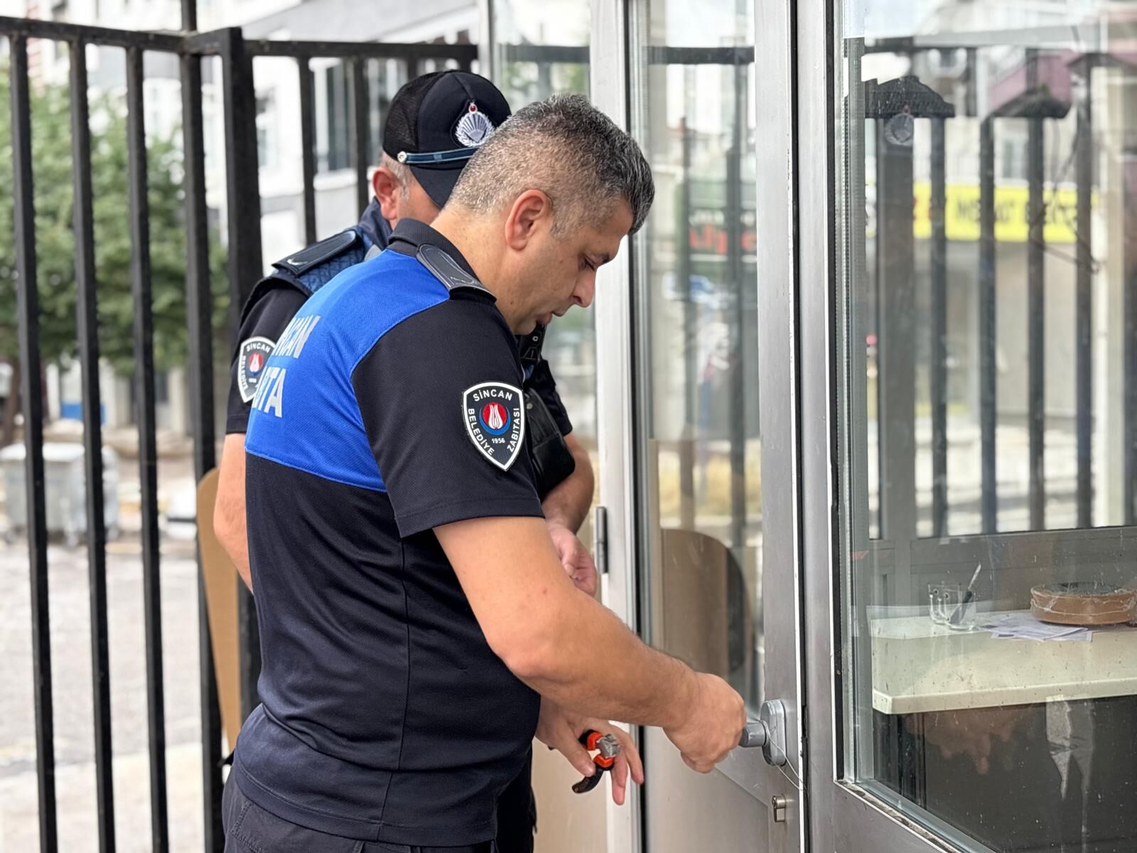 Sincan’da 6 Market Şubesine Bir Günlük Kapatma (2)