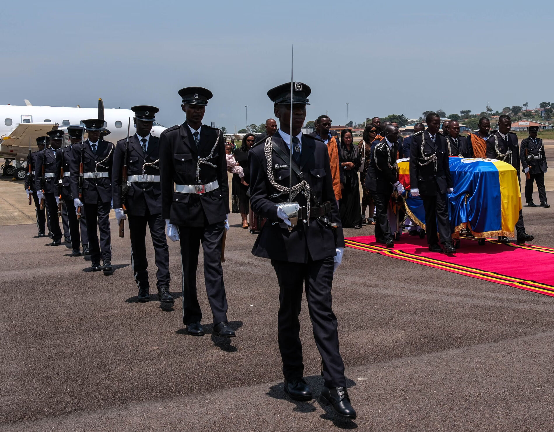 Uganda'da Taht Kavgası Kralın Gizli Oğlu Ortaya Çıktı (1)-1