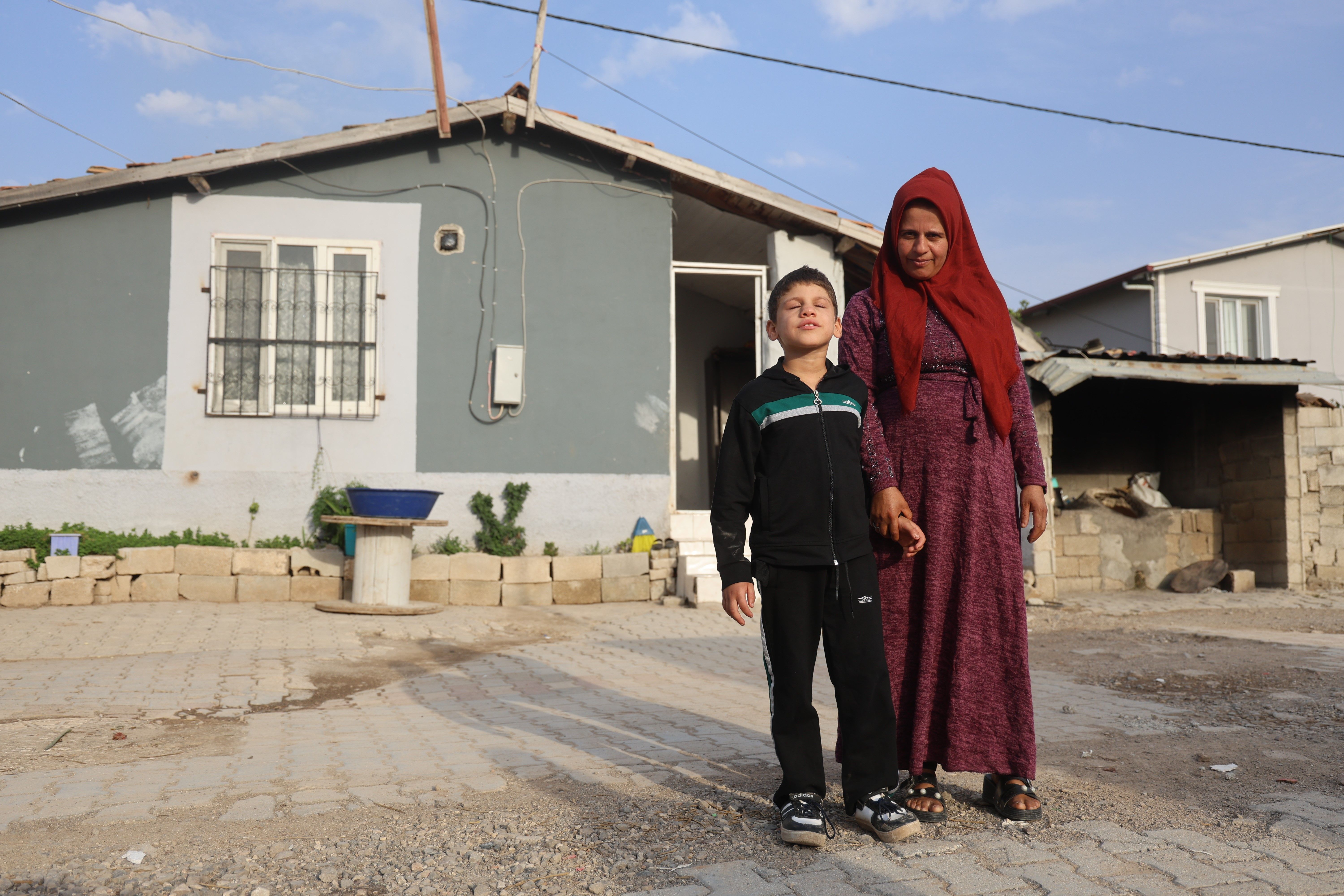 8 yaşındaki Ömer'in en büyük hayali annesini görmek. - 3